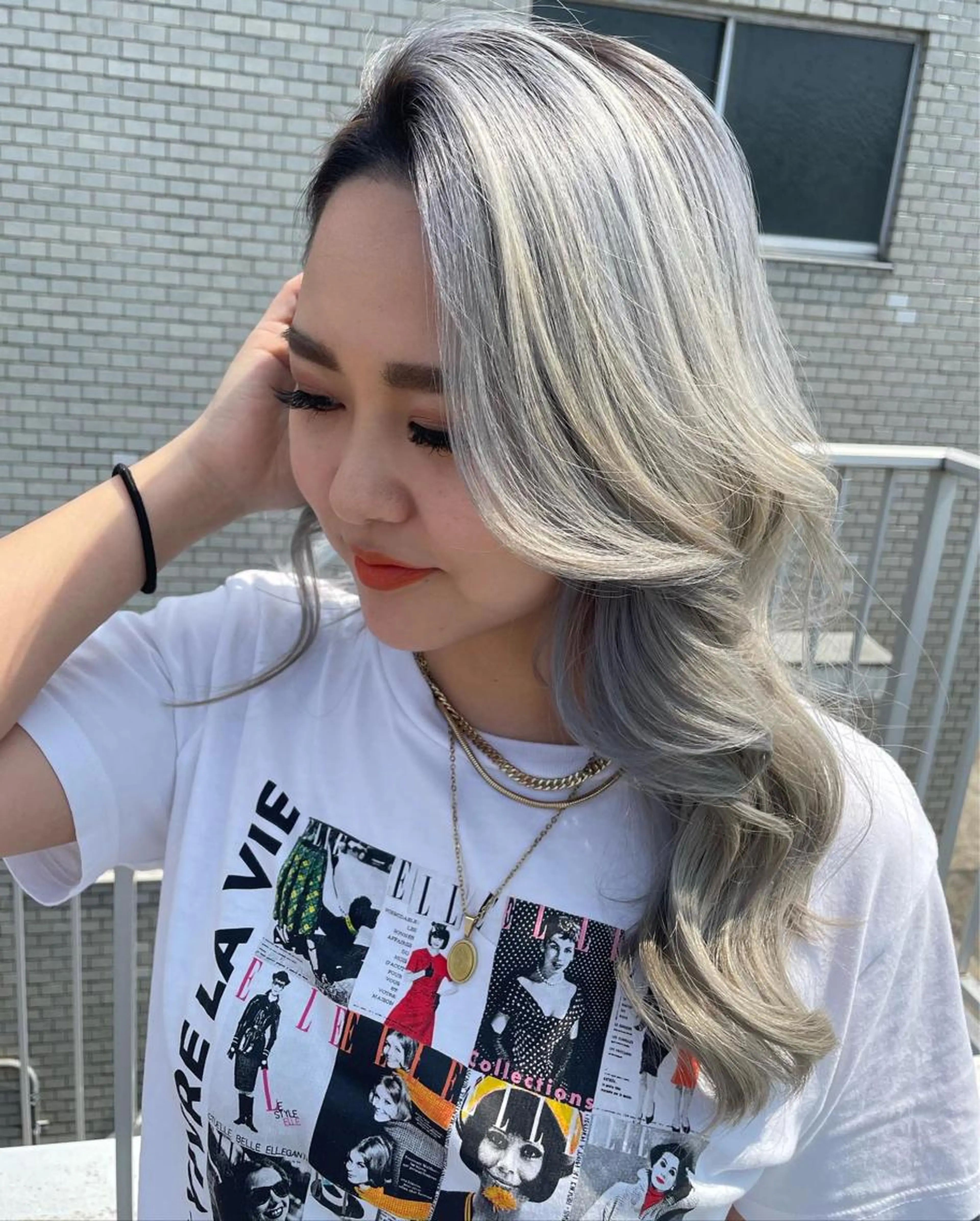 🏝️海外風🏝️カット＋ハイライト＋艶トリートメント✨ケアブリーチ使用/白髪ぼかしハイライト/バレイヤージュ／レイヤーの写真