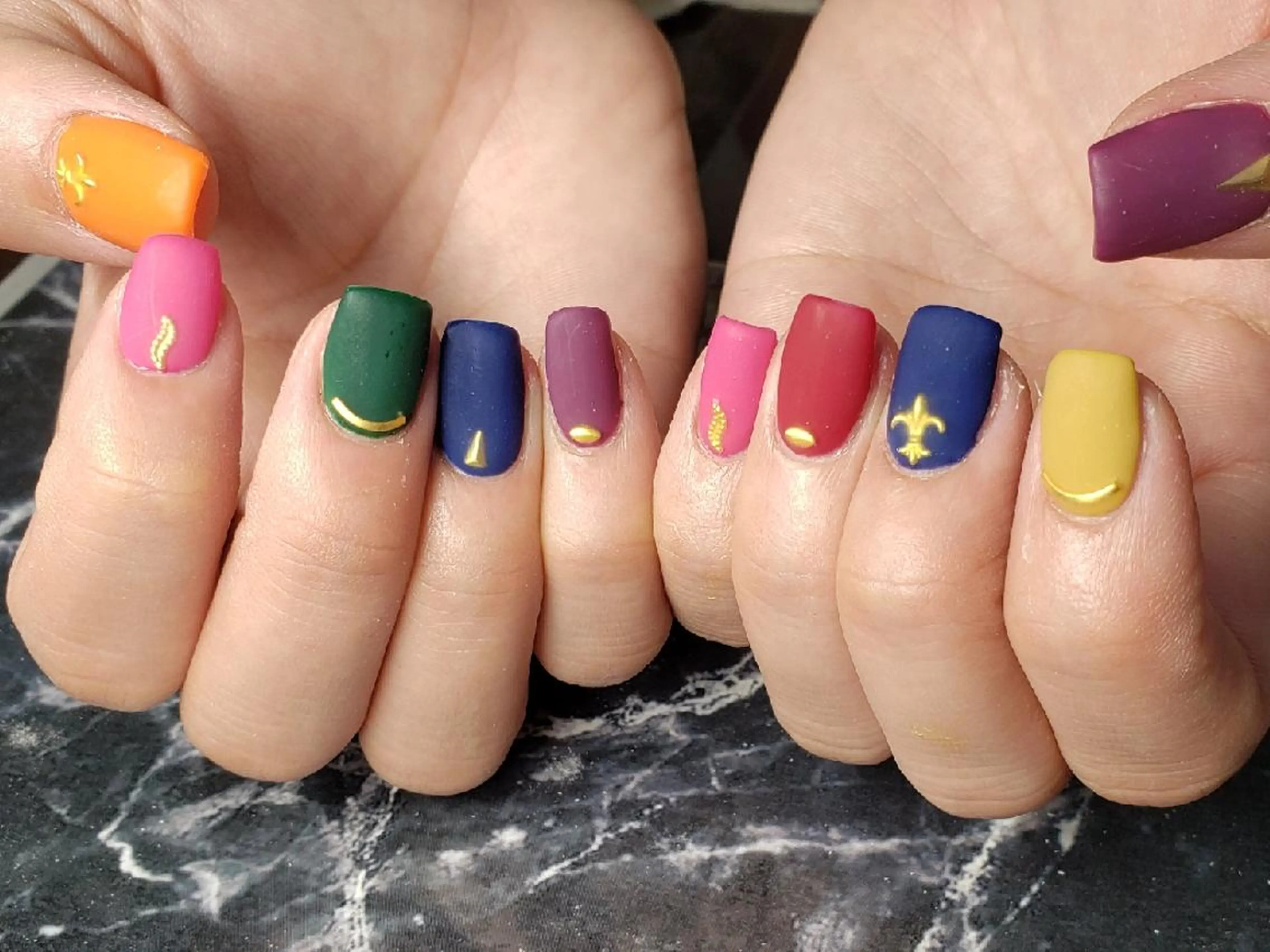 ショート ネイル ハンドネイル クロキ 。のネイルデザイン