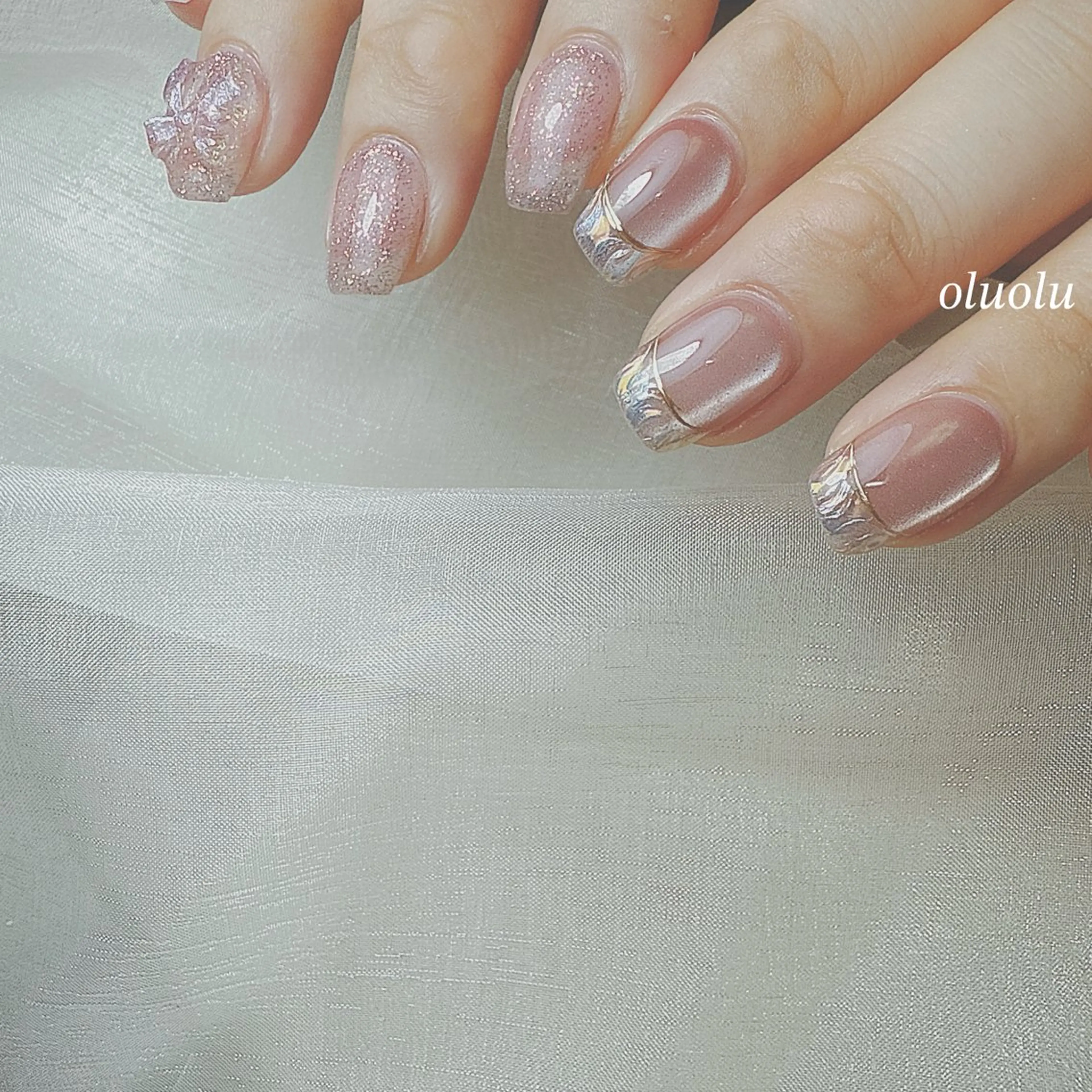 ネイル アートネイル オーロラネイル フラッシュネイル フレンチネイル キラキラネイル ハンドネイル 大村 紬華のネイルデザイン