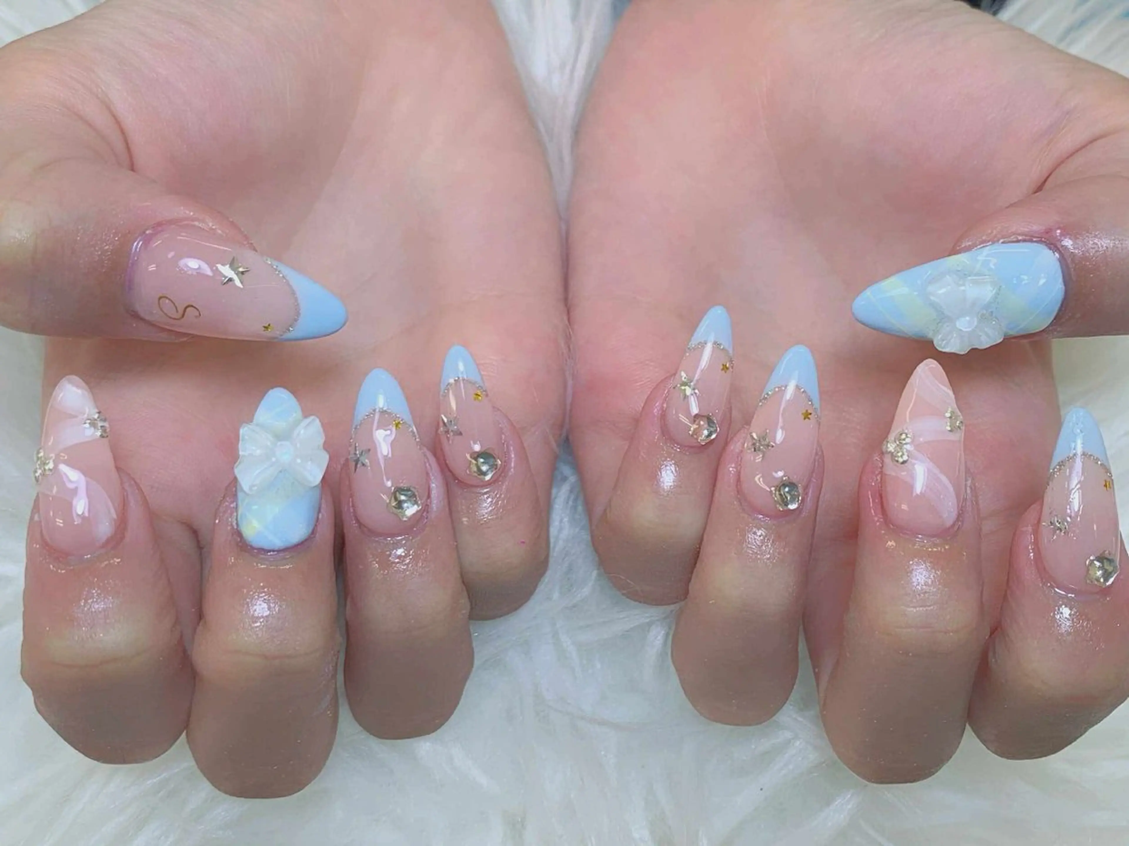 ネイル チークネイル 長さ出し フレンチネイル ジェルネイル ガラスフレンチ ハンドネイル anh nail anne🤍のネイルデザイン
