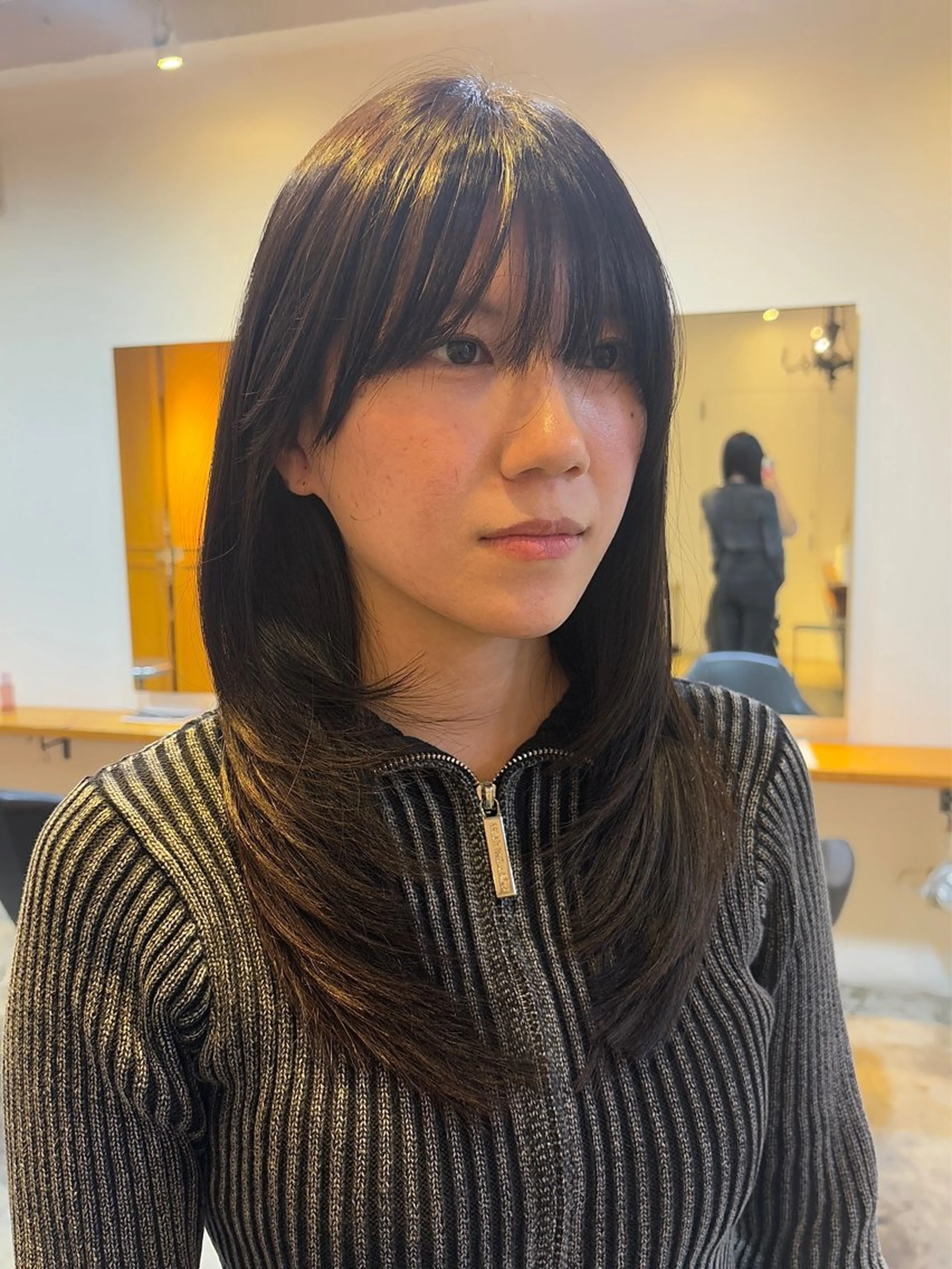 ミディアム カラー カット ヘアカラー トリートメント RIN／韓国ヘア レイヤーカットのヘアスタイル