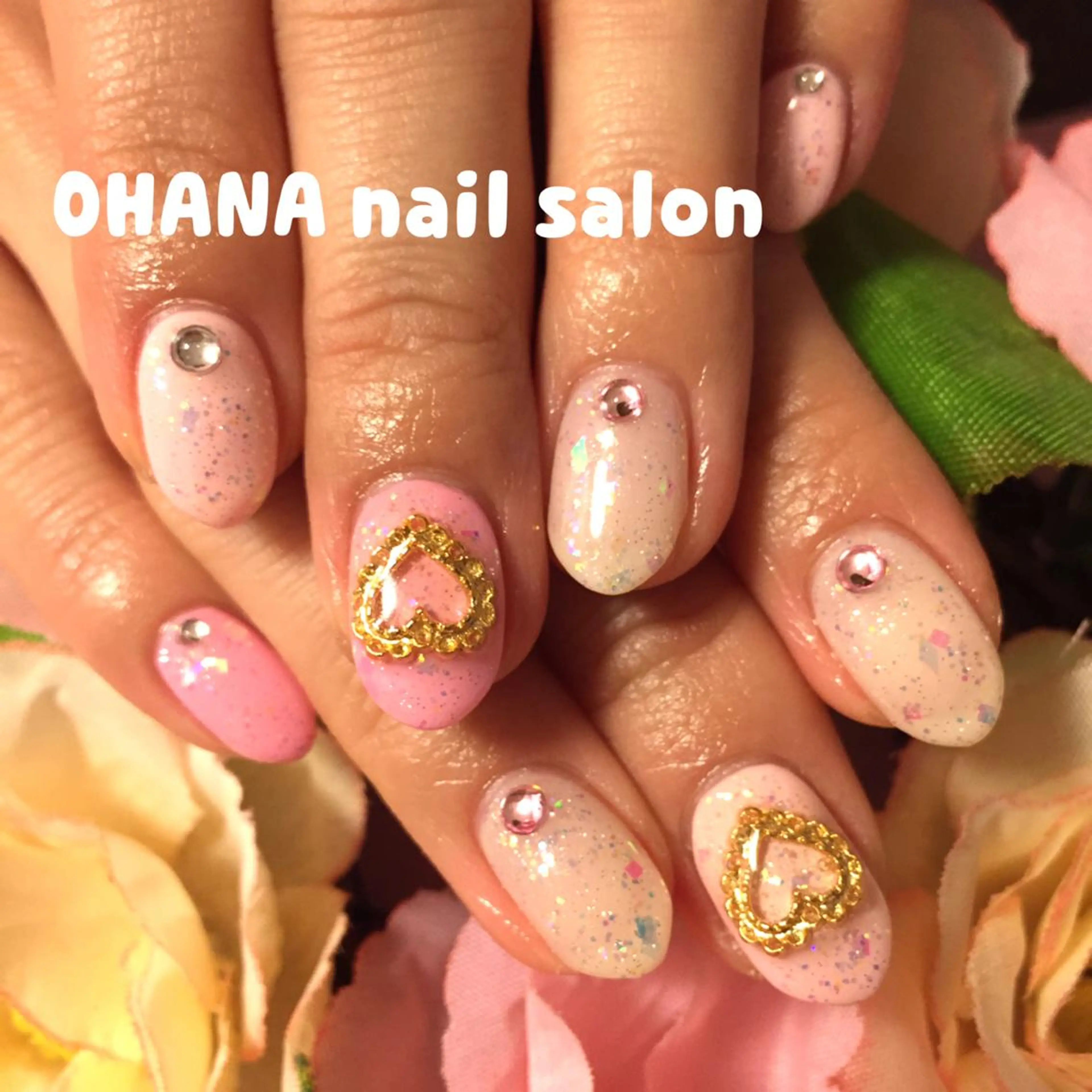 ネイル ホログラムネイル キラキラネイル ピンク 那覇🏝️台湾人 ネイリストSHIUのネイルデザイン