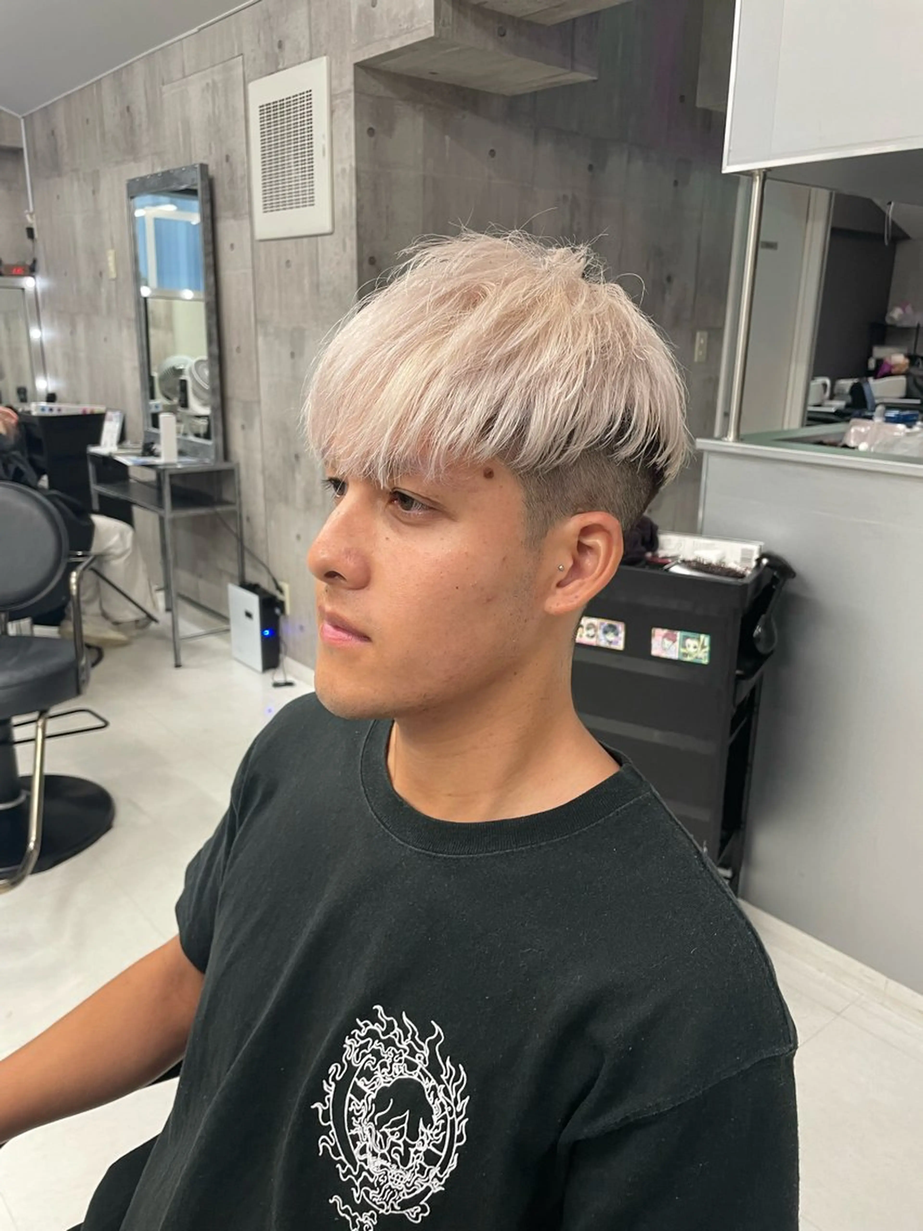 ミディアム カラー ヘアアレンジ メンズ 抜きっぱなしブロンド カット ヘアカラー パーマ 縮毛矯正 トリートメント 似合わせヘア💎 Ÿutóのヘアスタイル