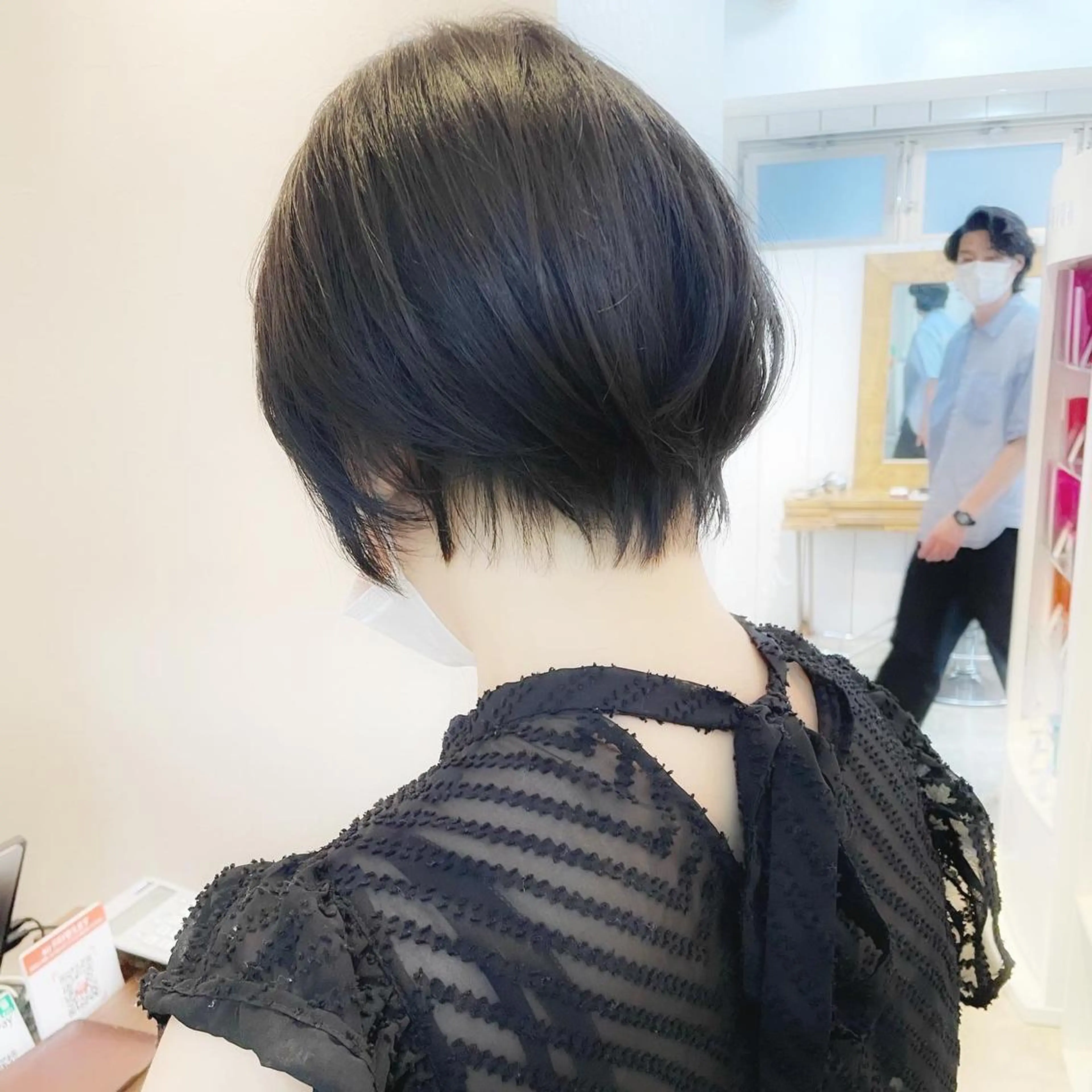 ショート ショートレイヤー 丸みショート くびれヘア くせ毛 レイヤーカット カット newline銀座所属・👑銀座ショート/ 絶壁補正/金子涼👑のヘアスタイル