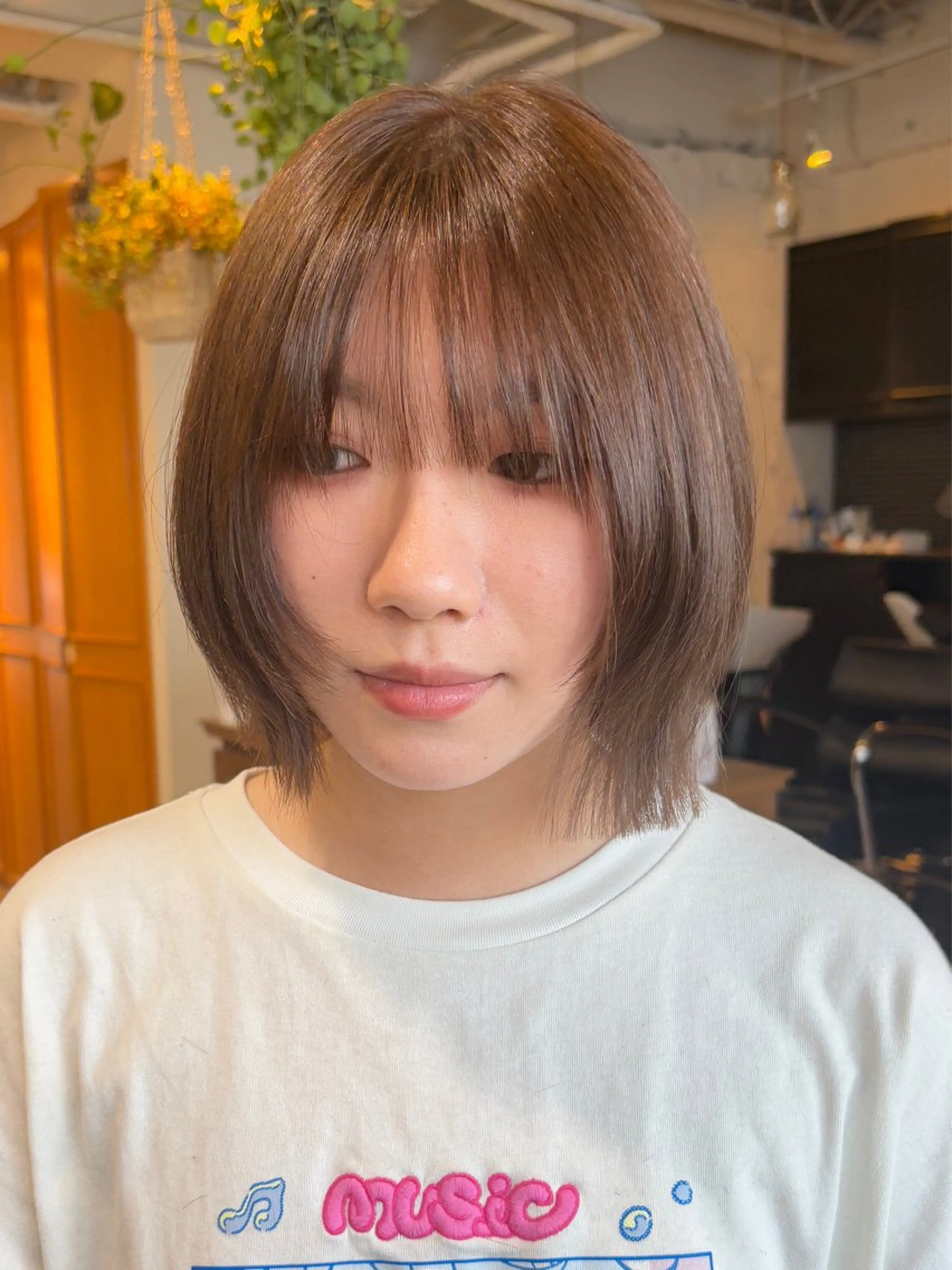 ミディアム カラー カット ヘアカラー トリートメント RIN／韓国ヘア レイヤーカットのヘアスタイル