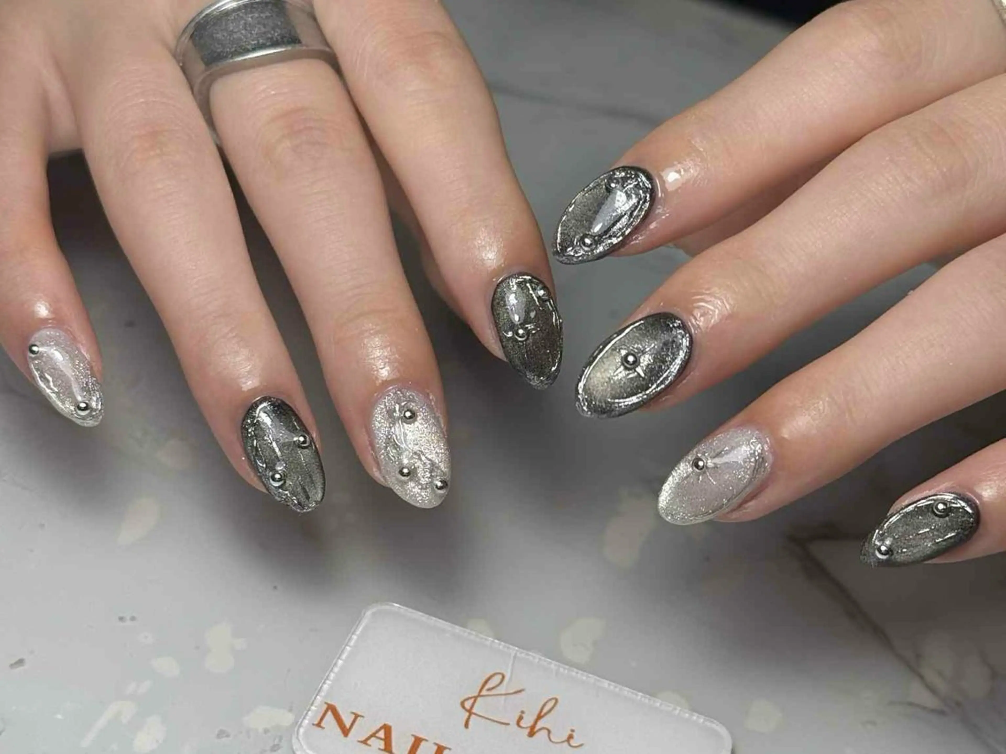 ネイル アートネイル フレンチネイル ジェルネイル グラデーション 韓国ネイル ハンドネイル 💕鈴木ユリ パラジェル/オフ無料のネイルデザイン