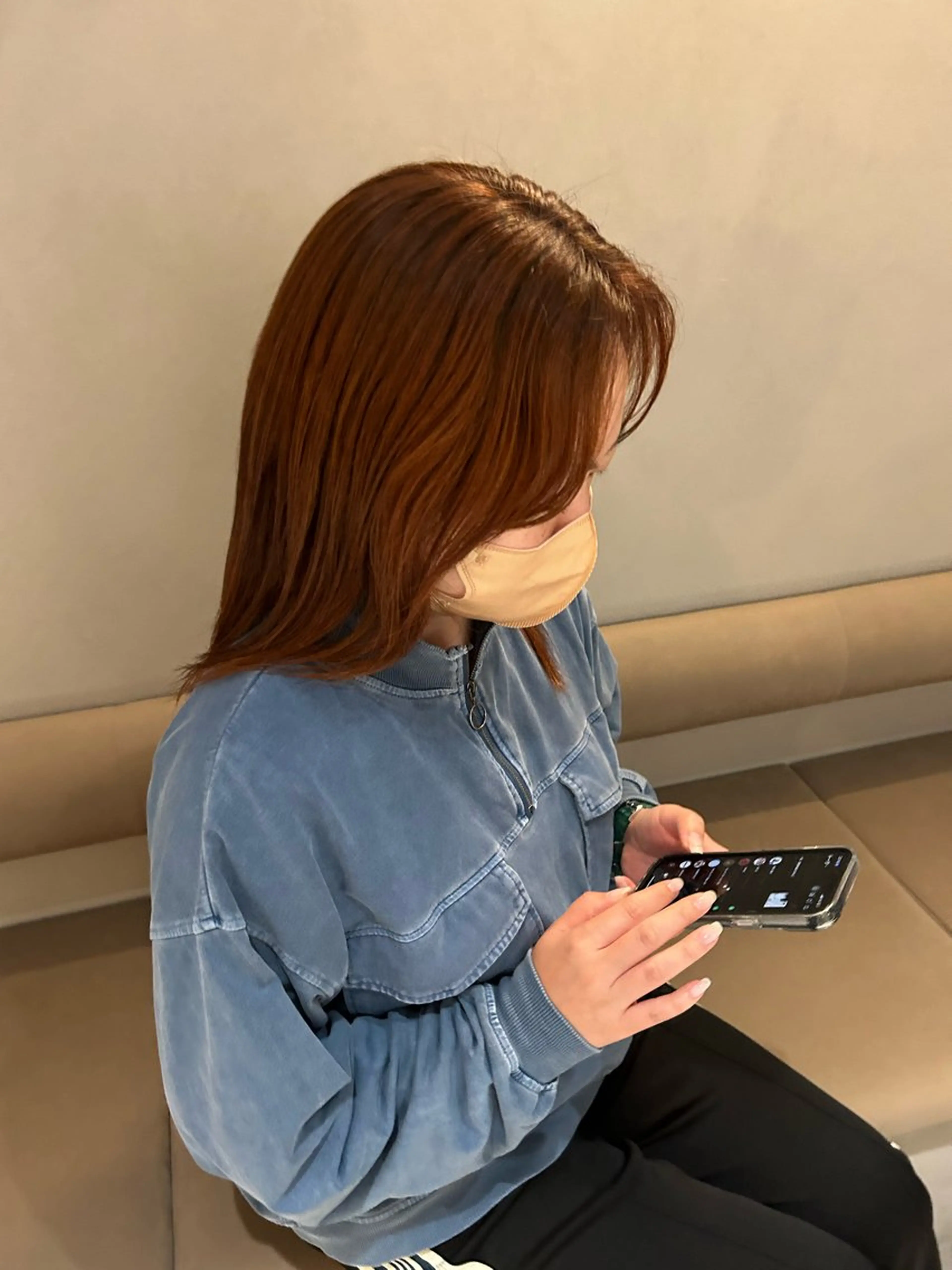 カラー 小林 愛弥のヘアスタイル