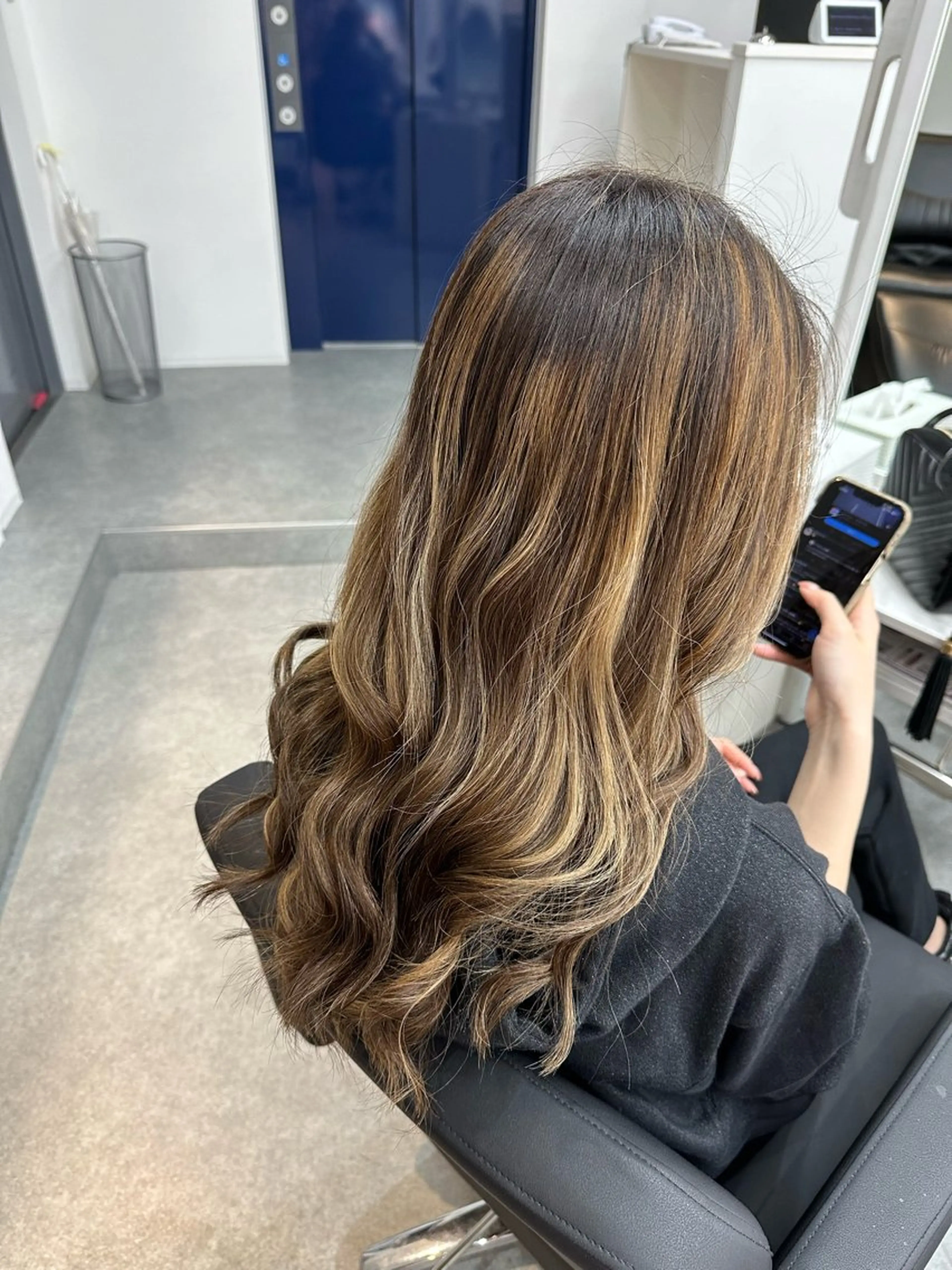 セミロング ヘアセット 韓国ヘア×ハイトーン AYA💫のヘアスタイル