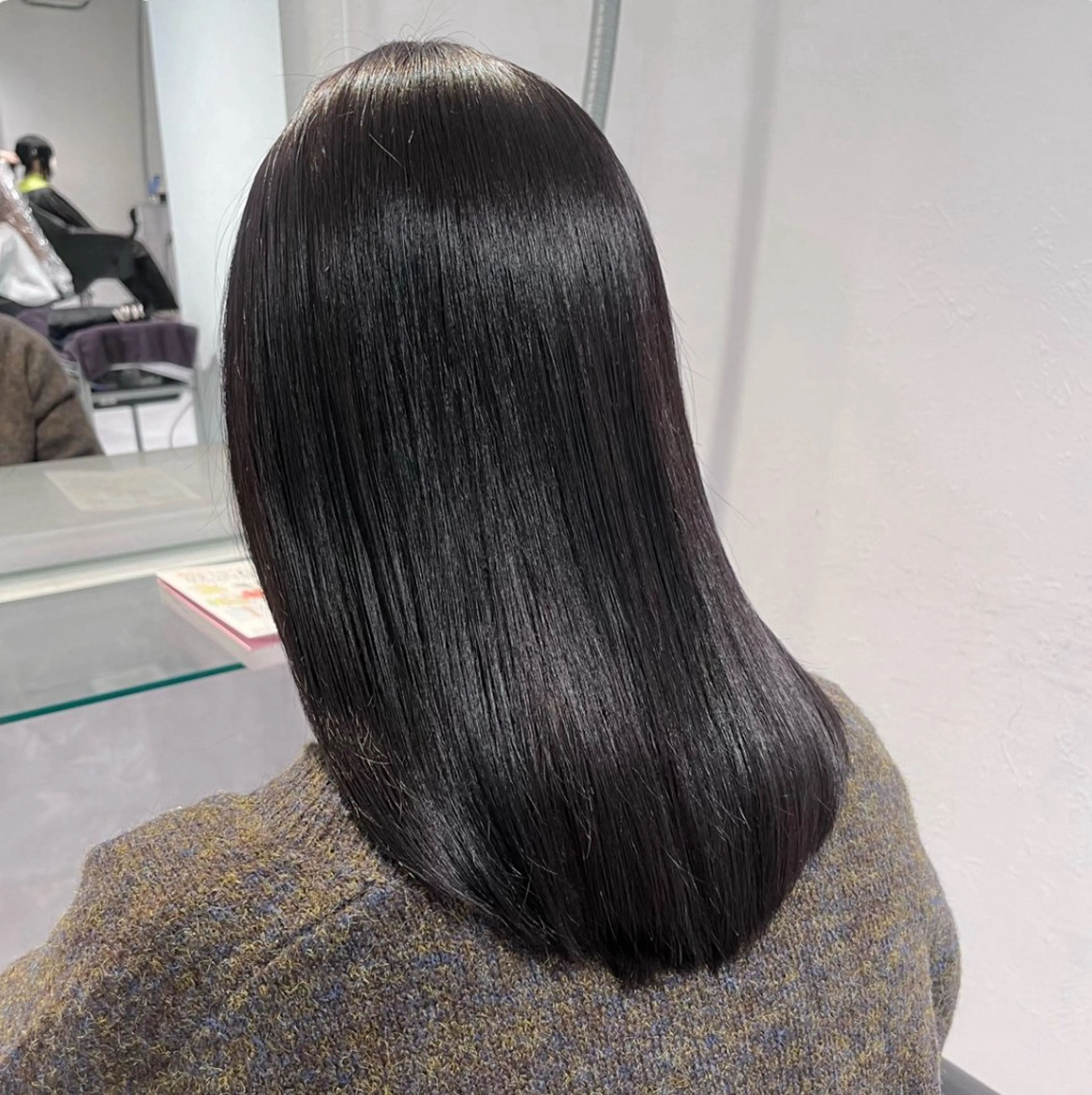 セミロング カラー 🫧うる艶トレンド 🫧透明感カラーのヘアスタイル