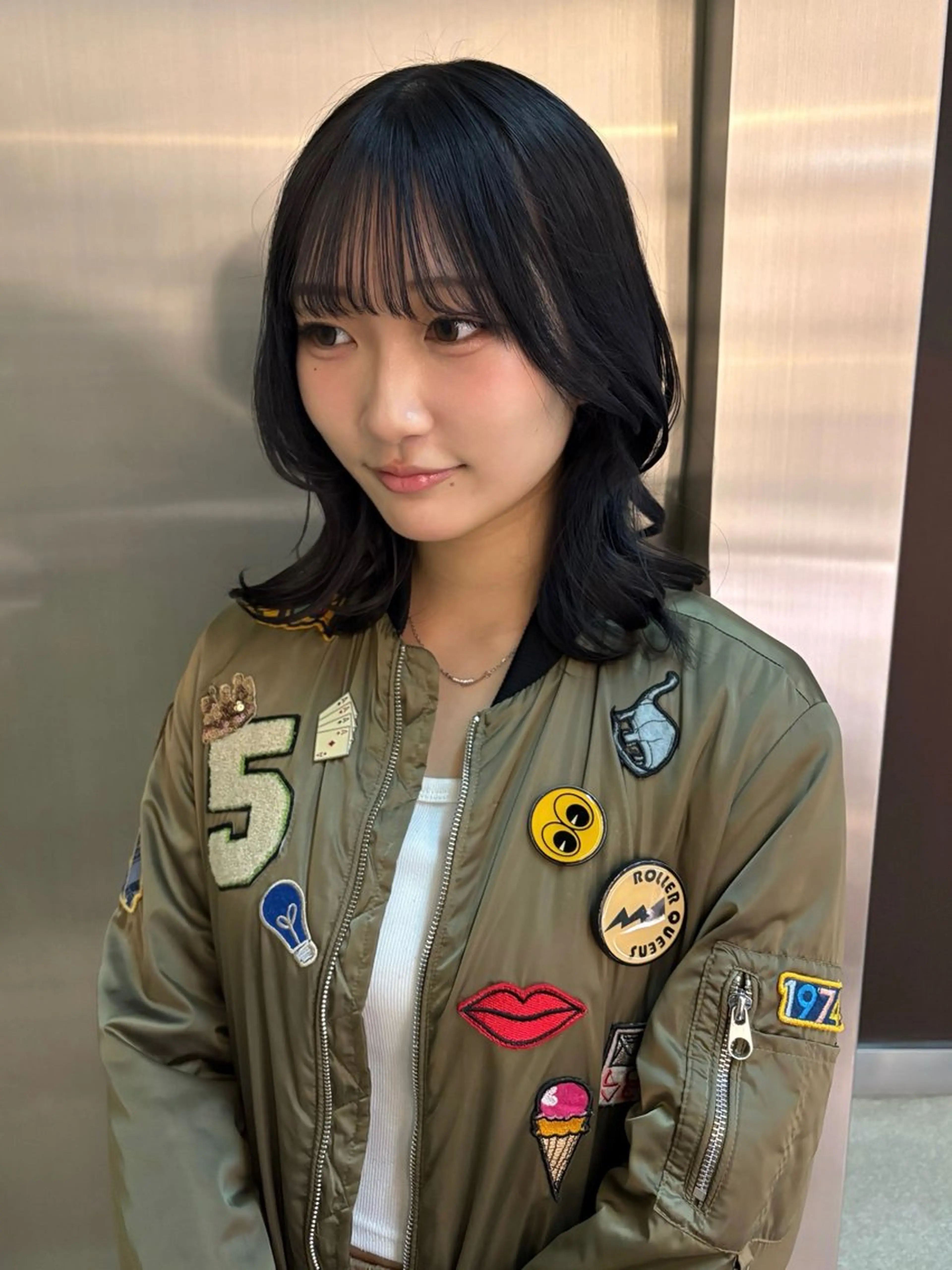 ミディアム カラー グレージュ AXIS栄ガスビル Hinataのヘアスタイル