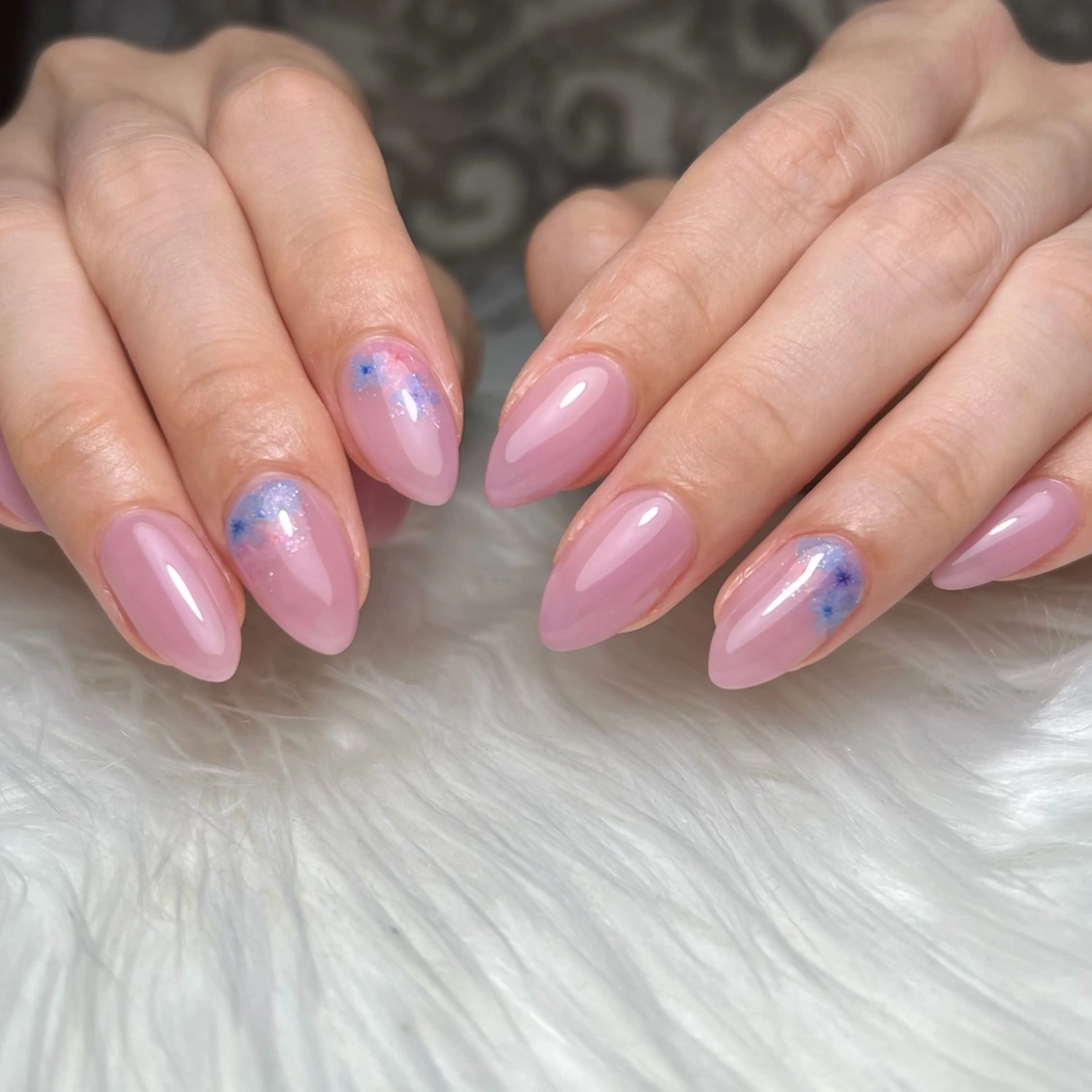 ネイル ハンドネイル vary clue所属・nailist🌻 YUKARIのネイルデザイン