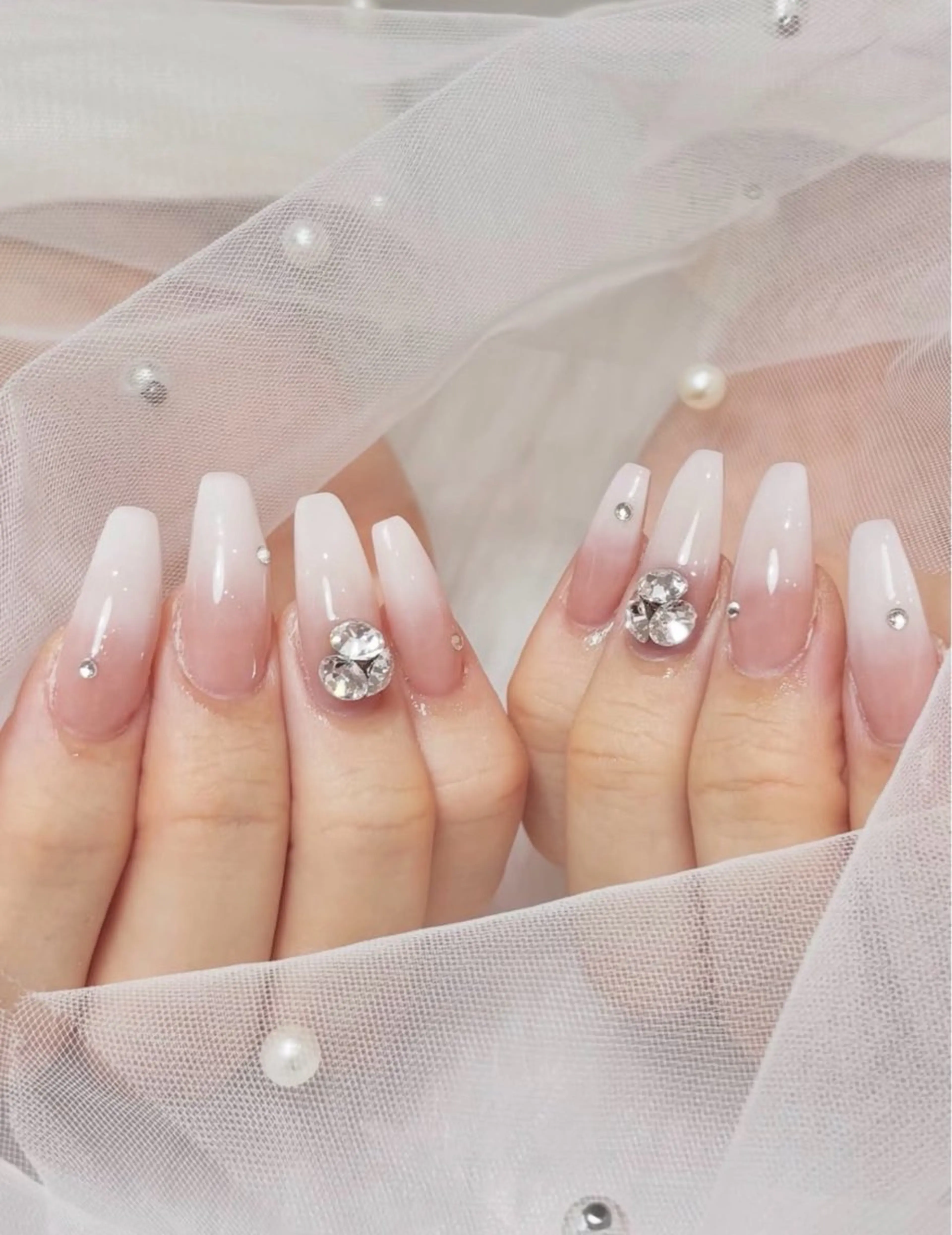 ネイル ETELUNA Nail 銀座店【パラジェル/フィルイン/チップスカルプ/マグネット/ニュアンス】所属・周 テイのネイルデザイン