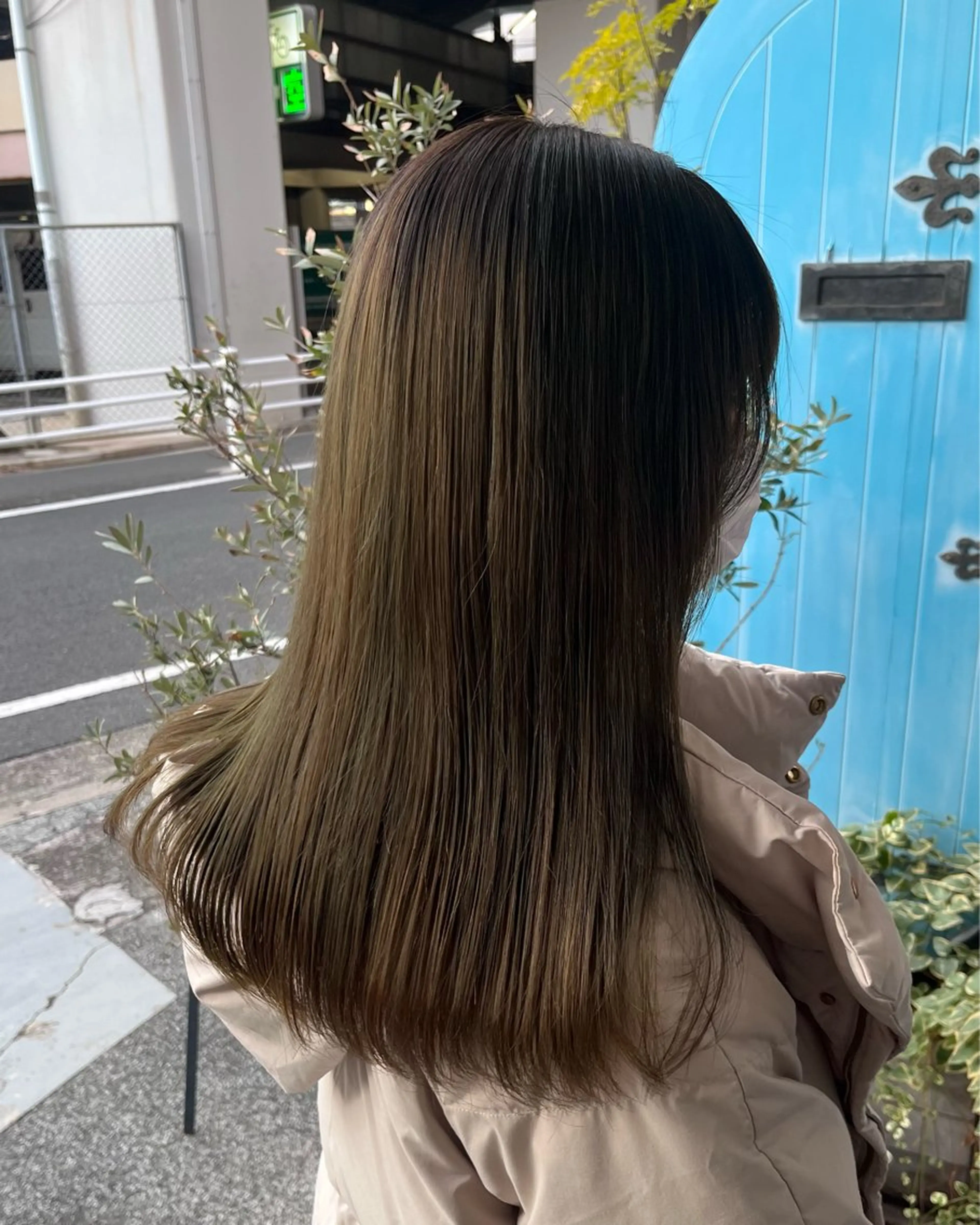 セミロング カラー ベージュカラー オリーブベージュ カット ヘアカラー トリートメント 透明感カラー/パーマ 🌀アオノのヘアスタイル
