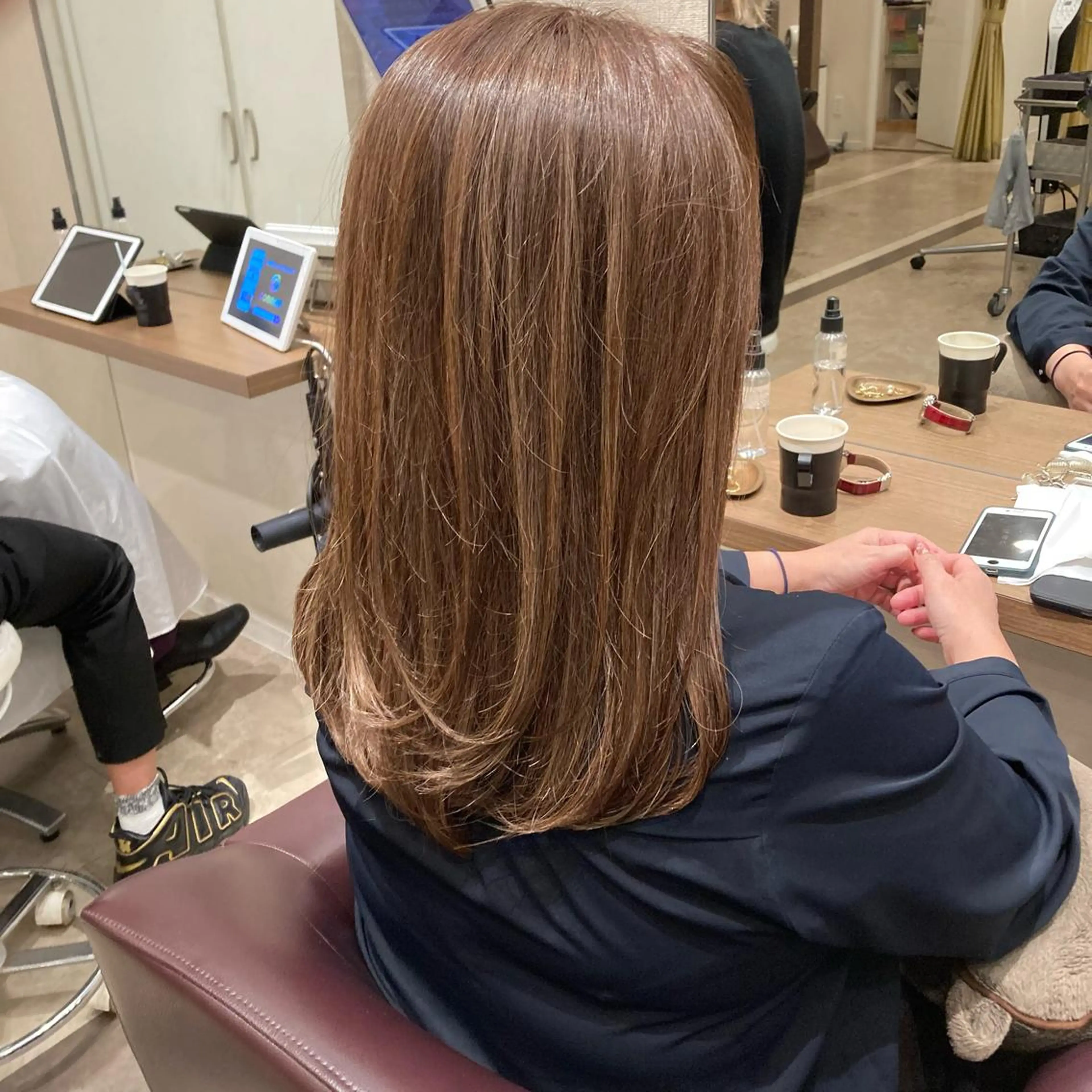 ミディアム カラー ベージュカラー イルミナカラー 松岡 知のヘアスタイル