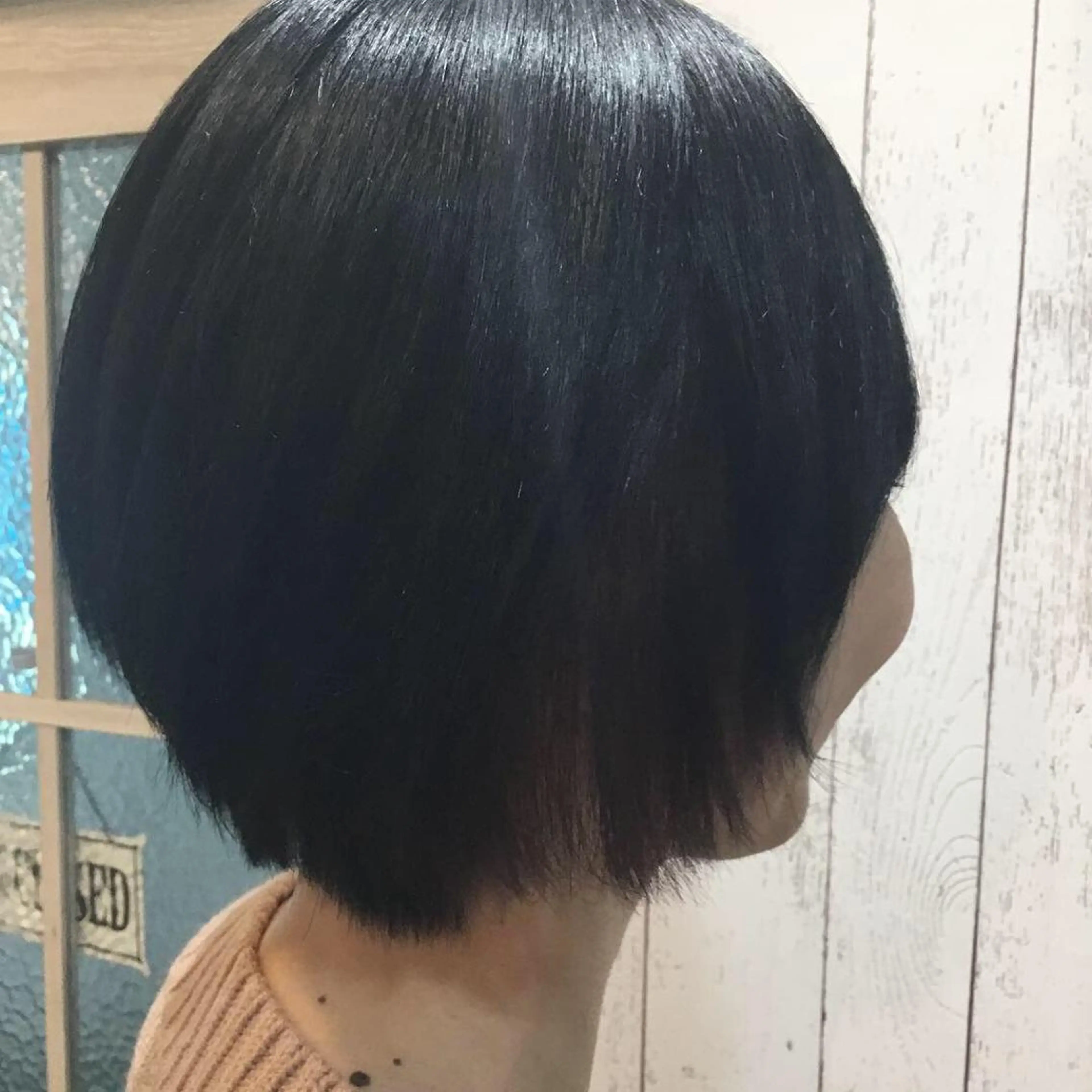 ショート カラー パーマ embrace エンブレイスのヘアスタイル