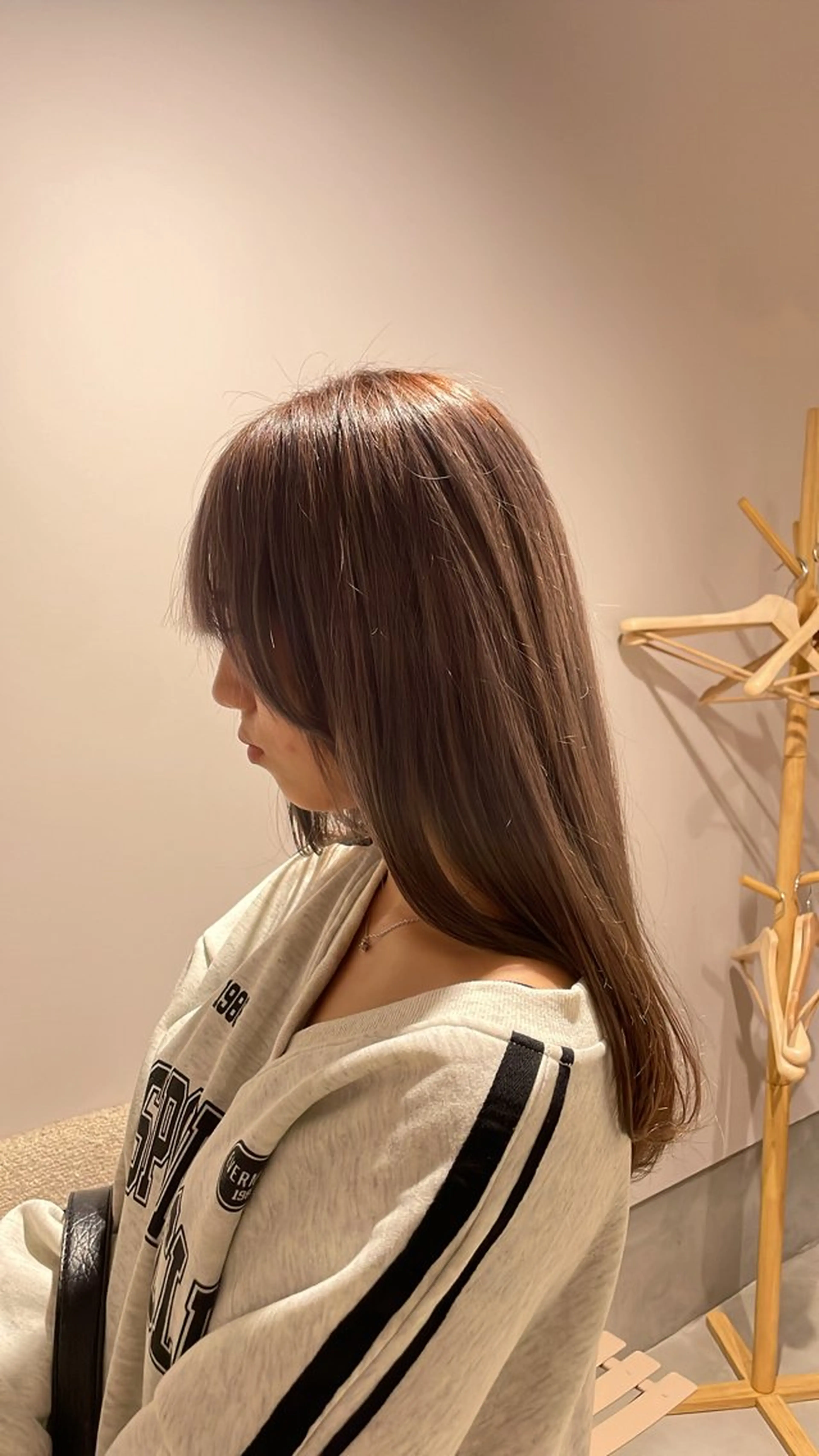 セミロング カラー MINX The  pass所属・國米 遥生のヘアスタイル