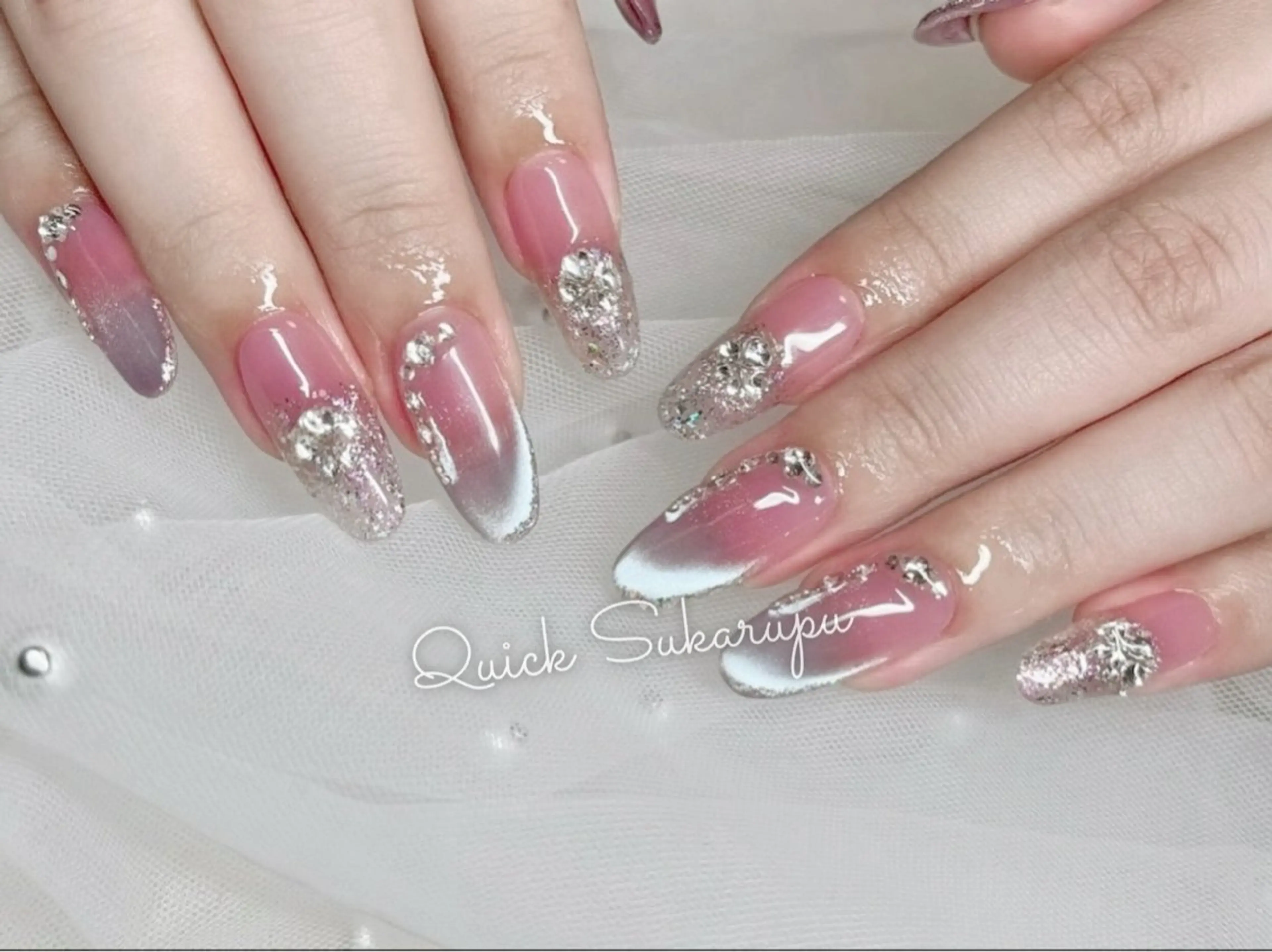 ミディアム ハンドネイル Quick Sukarupu 高田馬場店所属・Quick Sukarupuのネイルデザイン