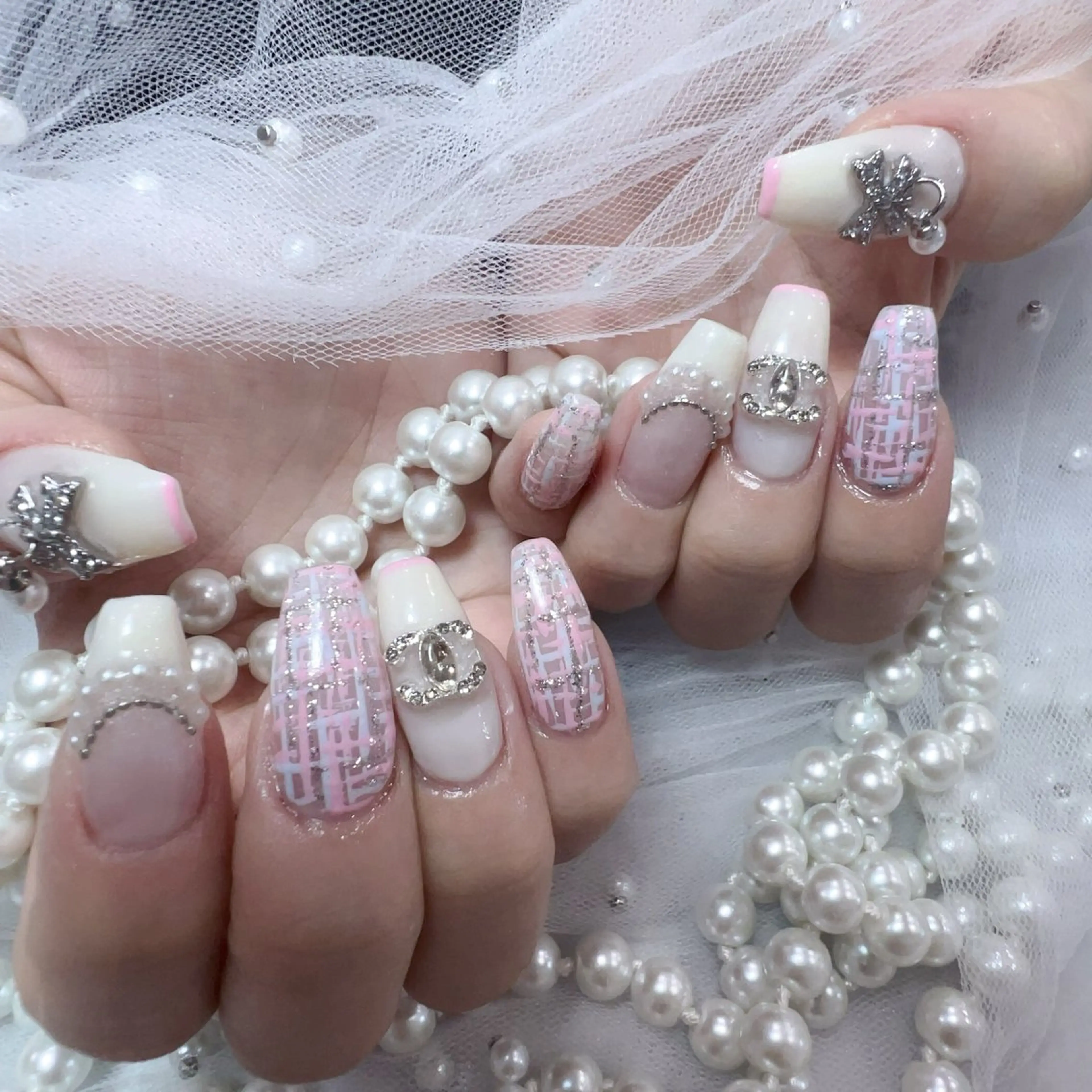 ネイル アートネイル フラッシュネイル フレンチネイル ジェルネイル ガラスフレンチ You&Me Yukiのネイルデザイン