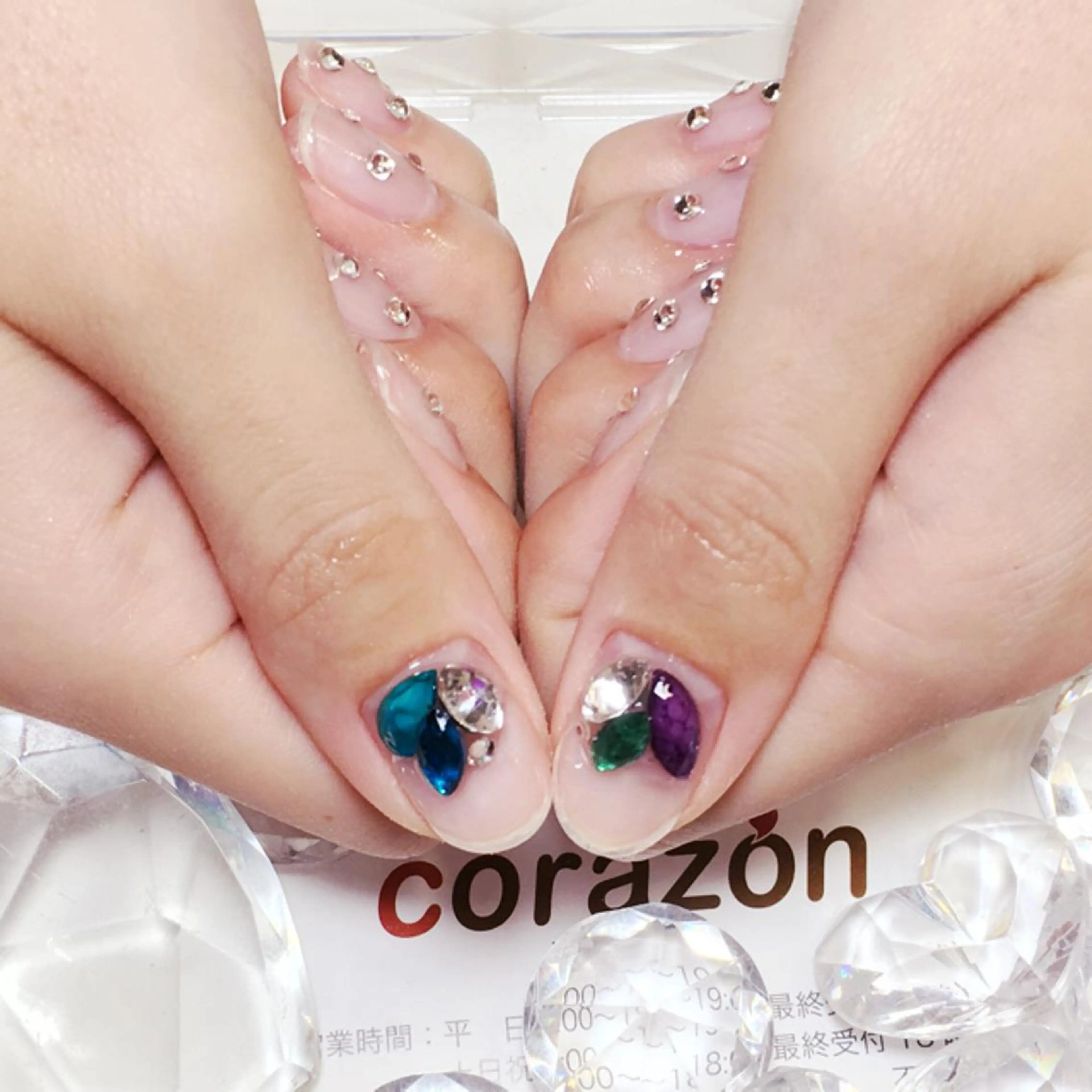 ネイル クリアネイル ジェルネイル ストーンネイル corazon所属・ネイリスト aicoのネイルデザイン