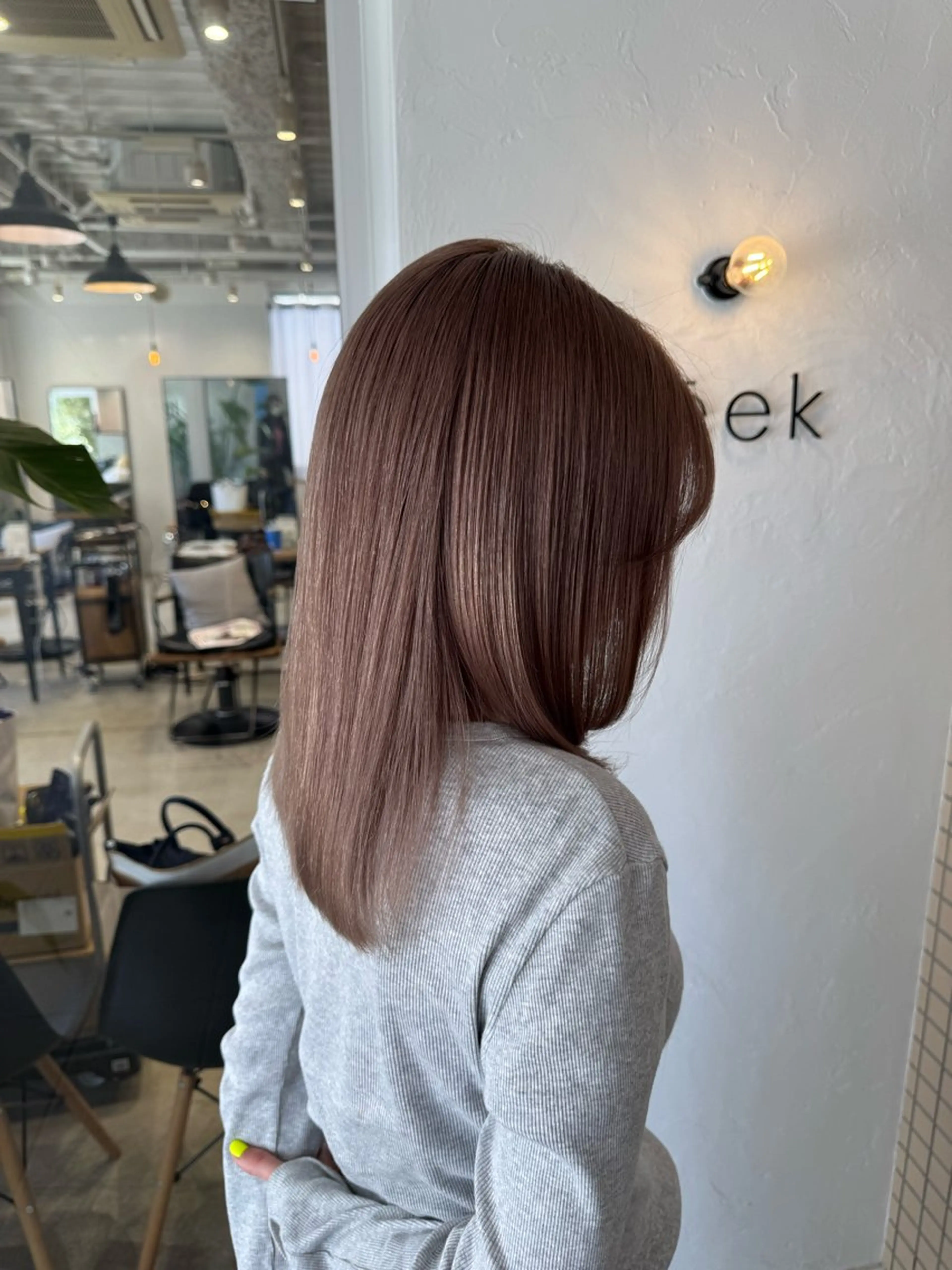 セミロング カット 🐋湊 ゆうき 🫧のヘアスタイル