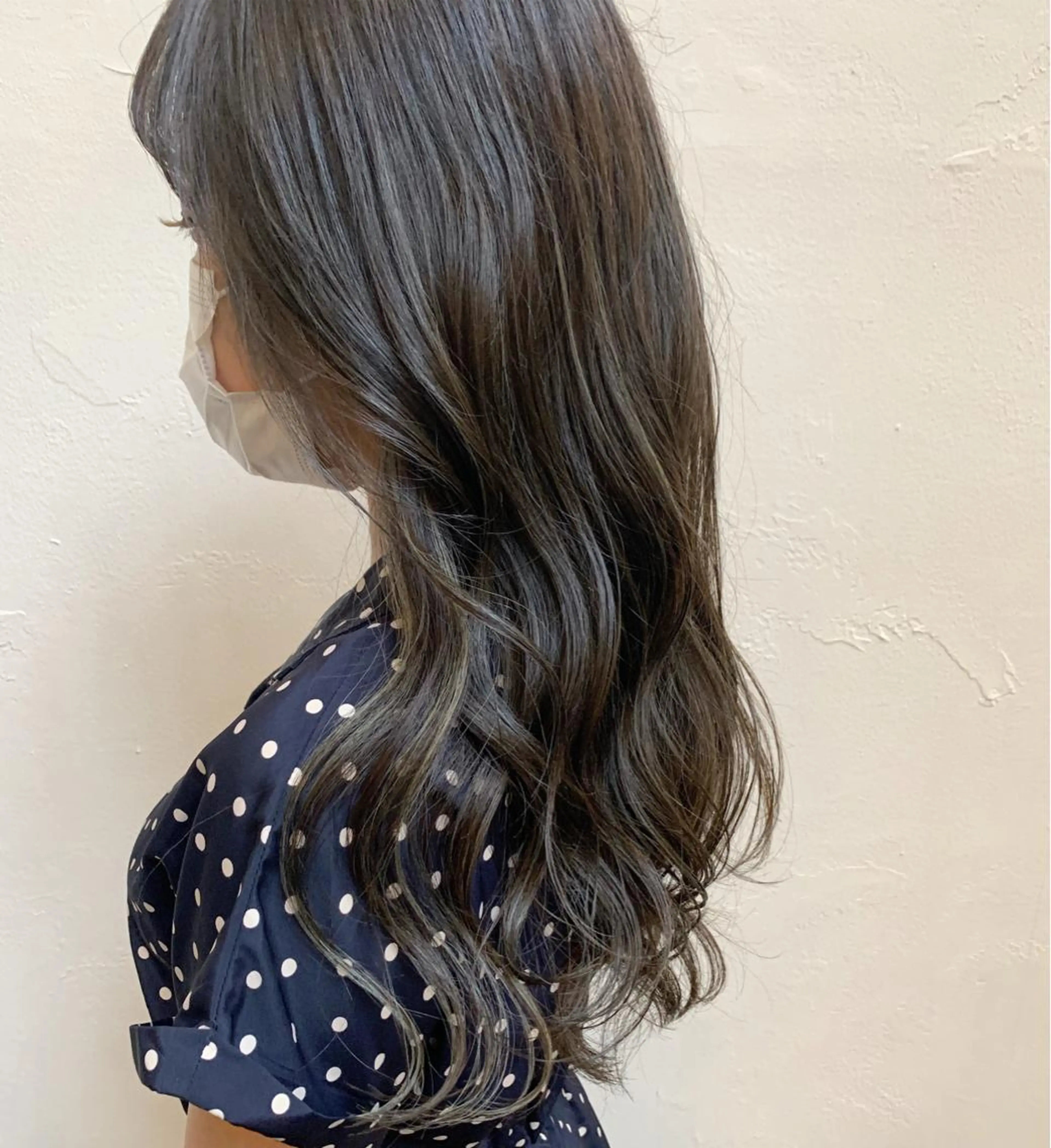 ロング カラー ハイライトカラー 顔周りカット ハイライト luve heart's And Be  minamisemba所属・脇坂 佳世の眉毛・アイブロウイメージ