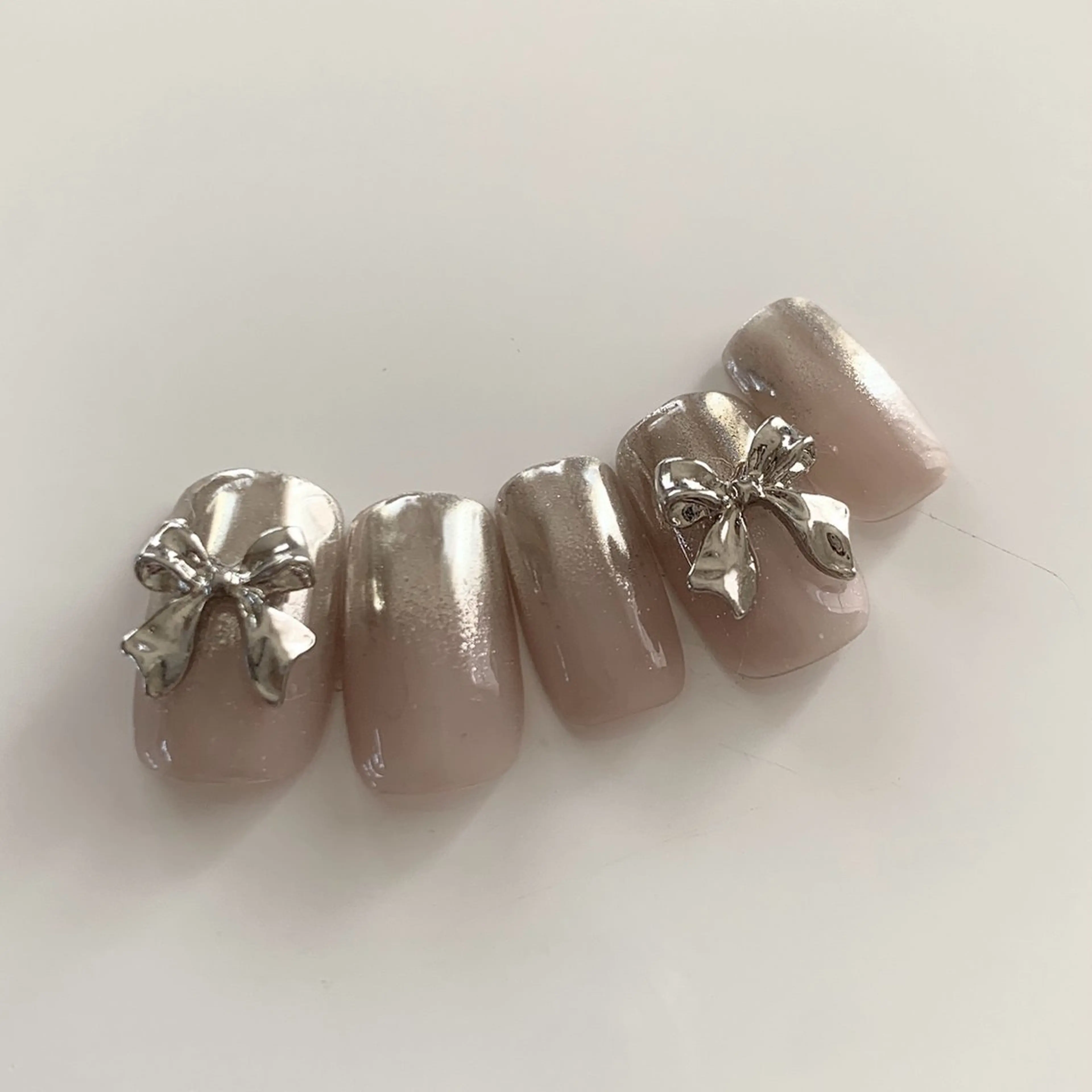 ネイル ブルー ジェルネイル キラキラネイル 韓国ネイル マグネットネイル RooM -produce by maynail-所属・RooM -mizuki-のネイルデザイン