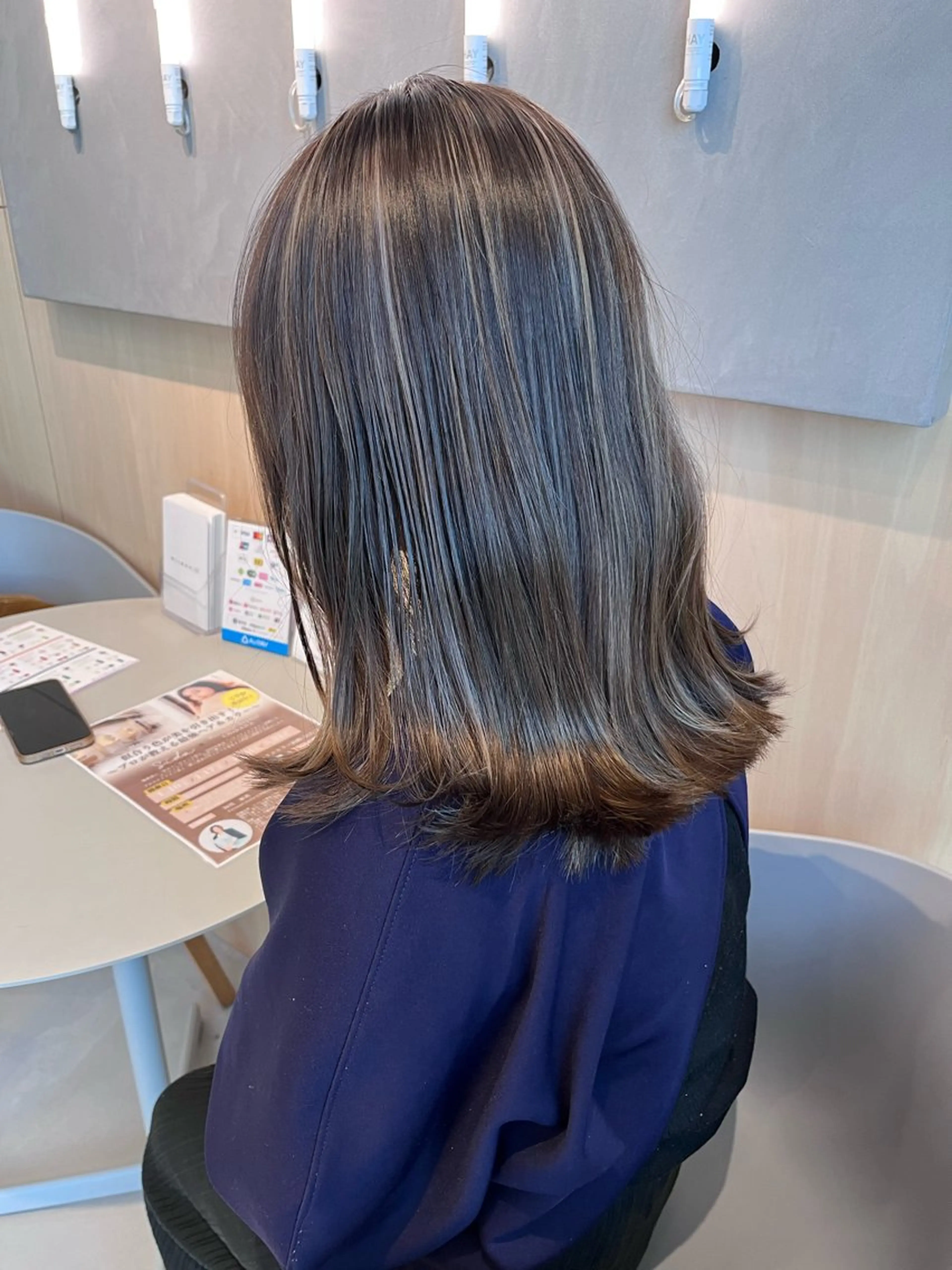 セミロング ハイライト カット ヘアカラー トリートメント 恒松 大毅のヘアスタイル