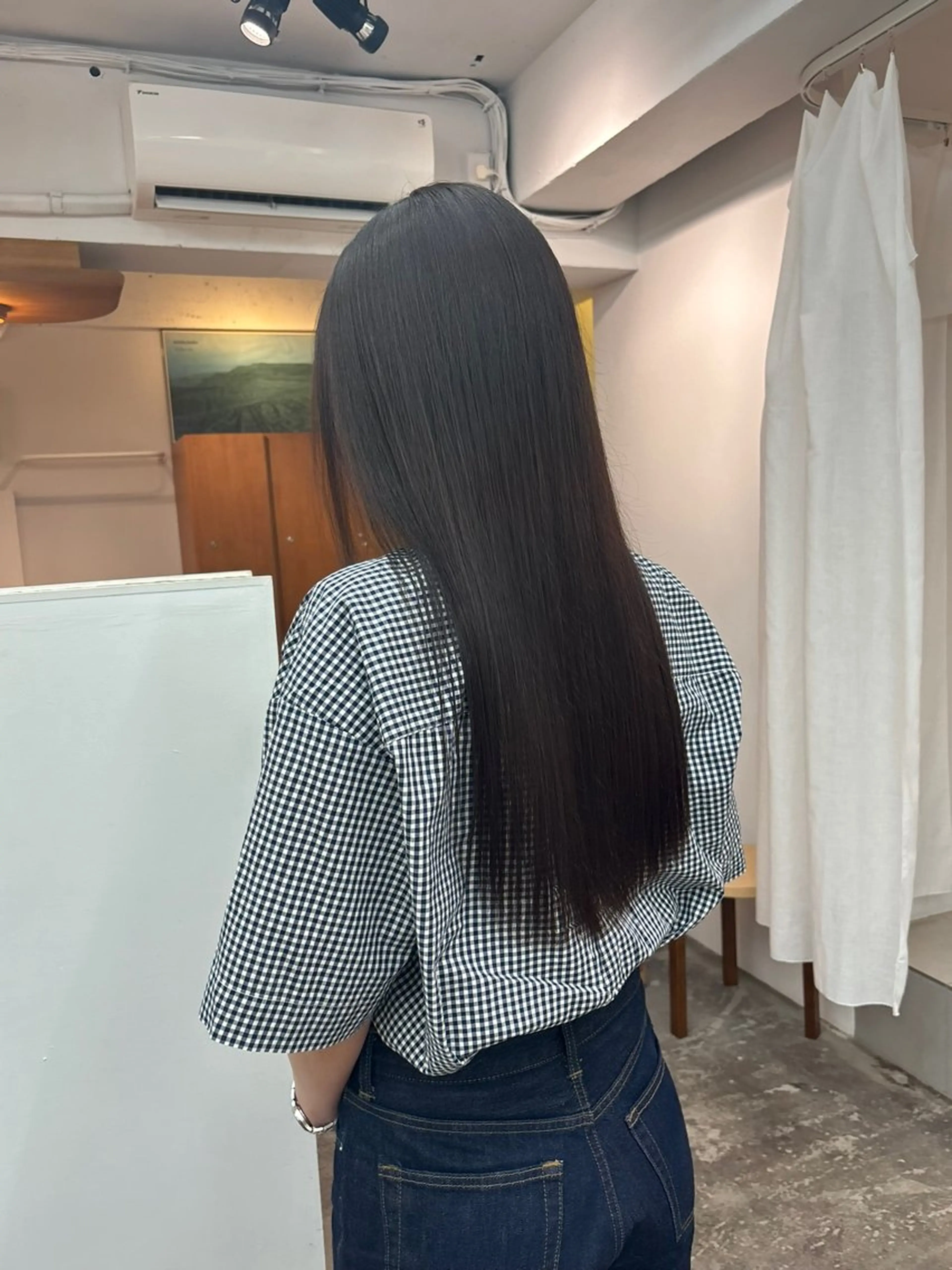 ロング カラー 透明感カラー シルバー aiko【艶カラー ・ミニモ年内で終了】のヘアスタイル