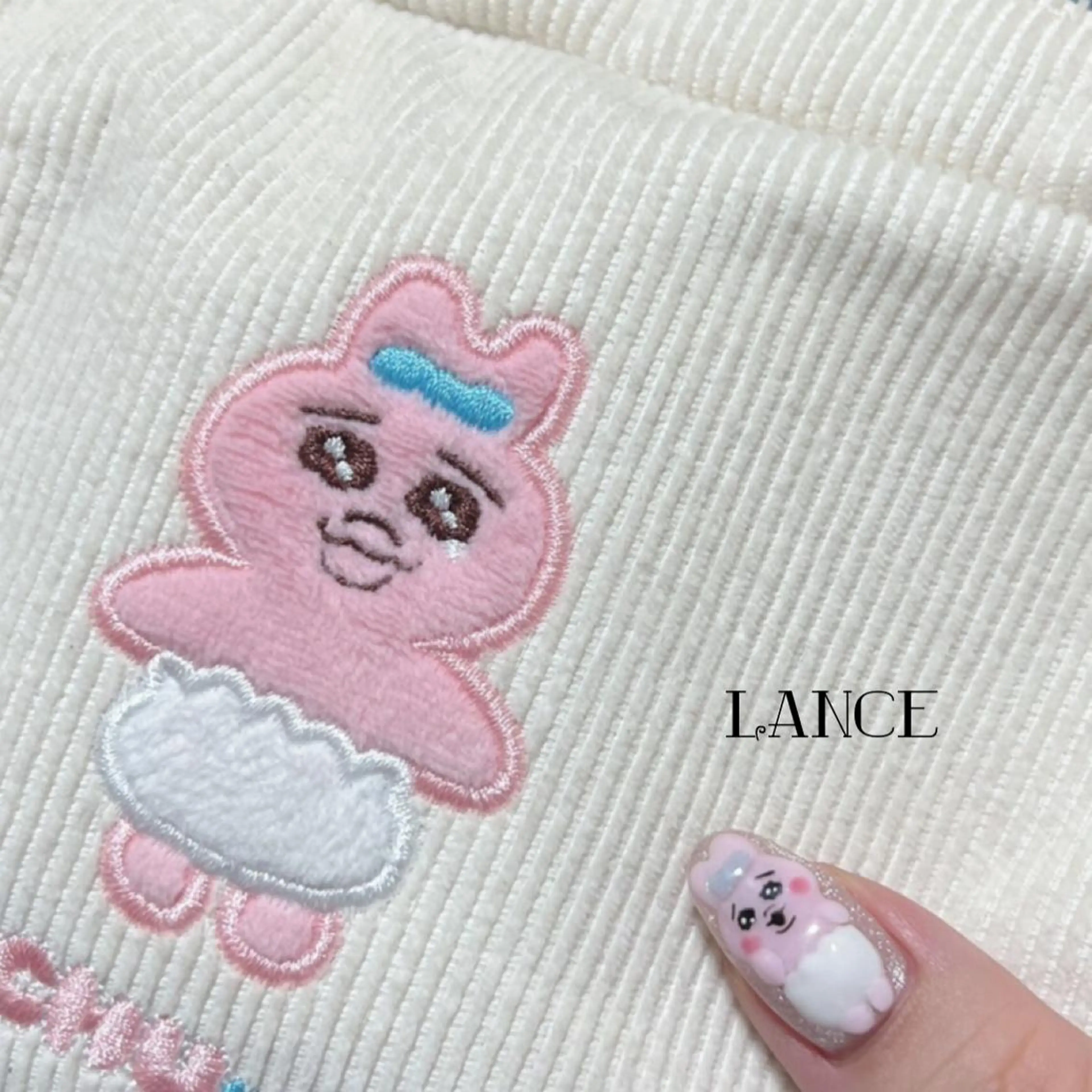 ミディアム ネイル オーロラネイル フレンチネイル キラキラネイル ワンホンネイル 冬ネイル ハンドネイル Lance nailのネイルデザイン