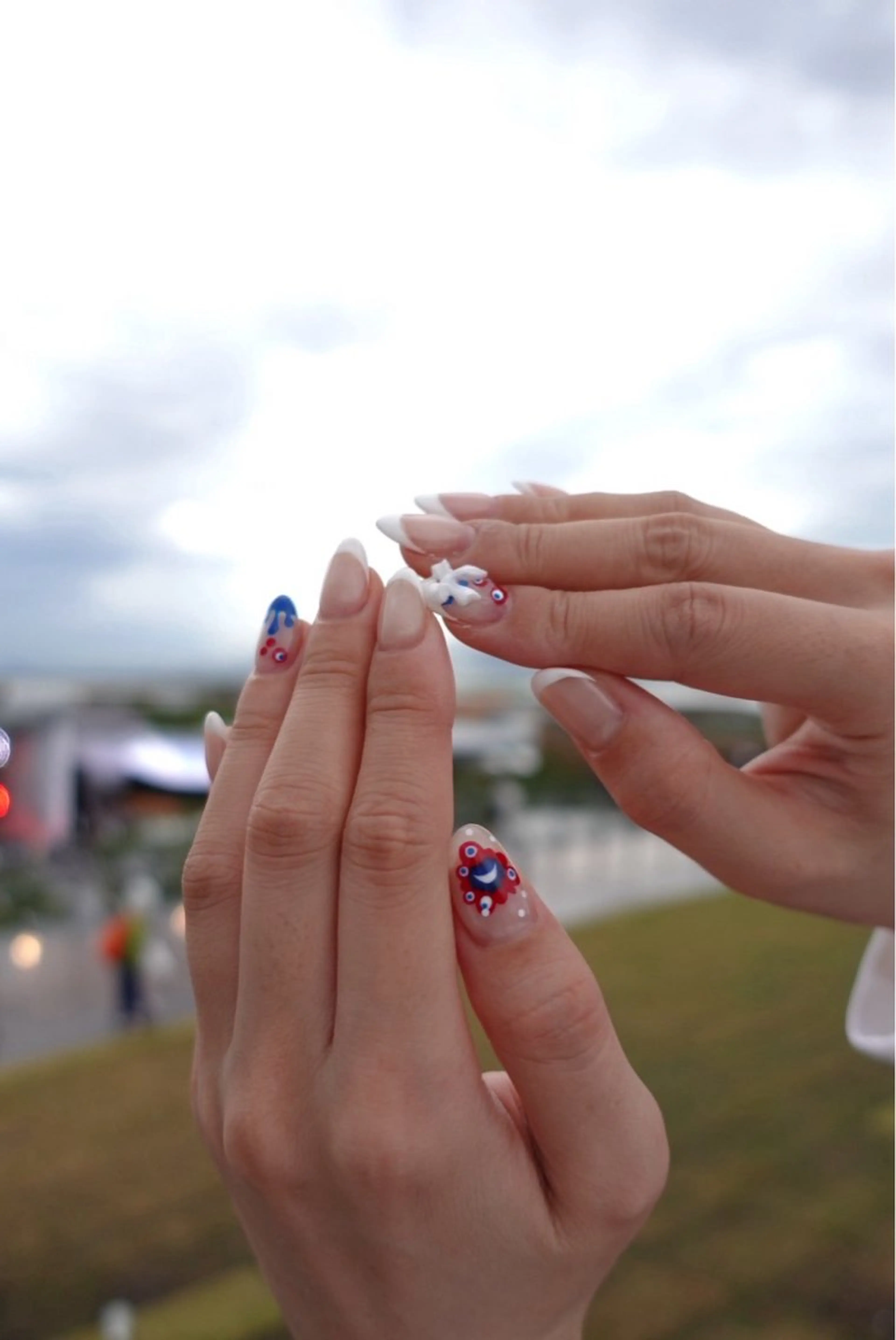 ネイル ブルー フレンチネイル キラキラネイル マグネットネイル シンプルネイル ハンドネイル timtam --sakiのネイルデザイン