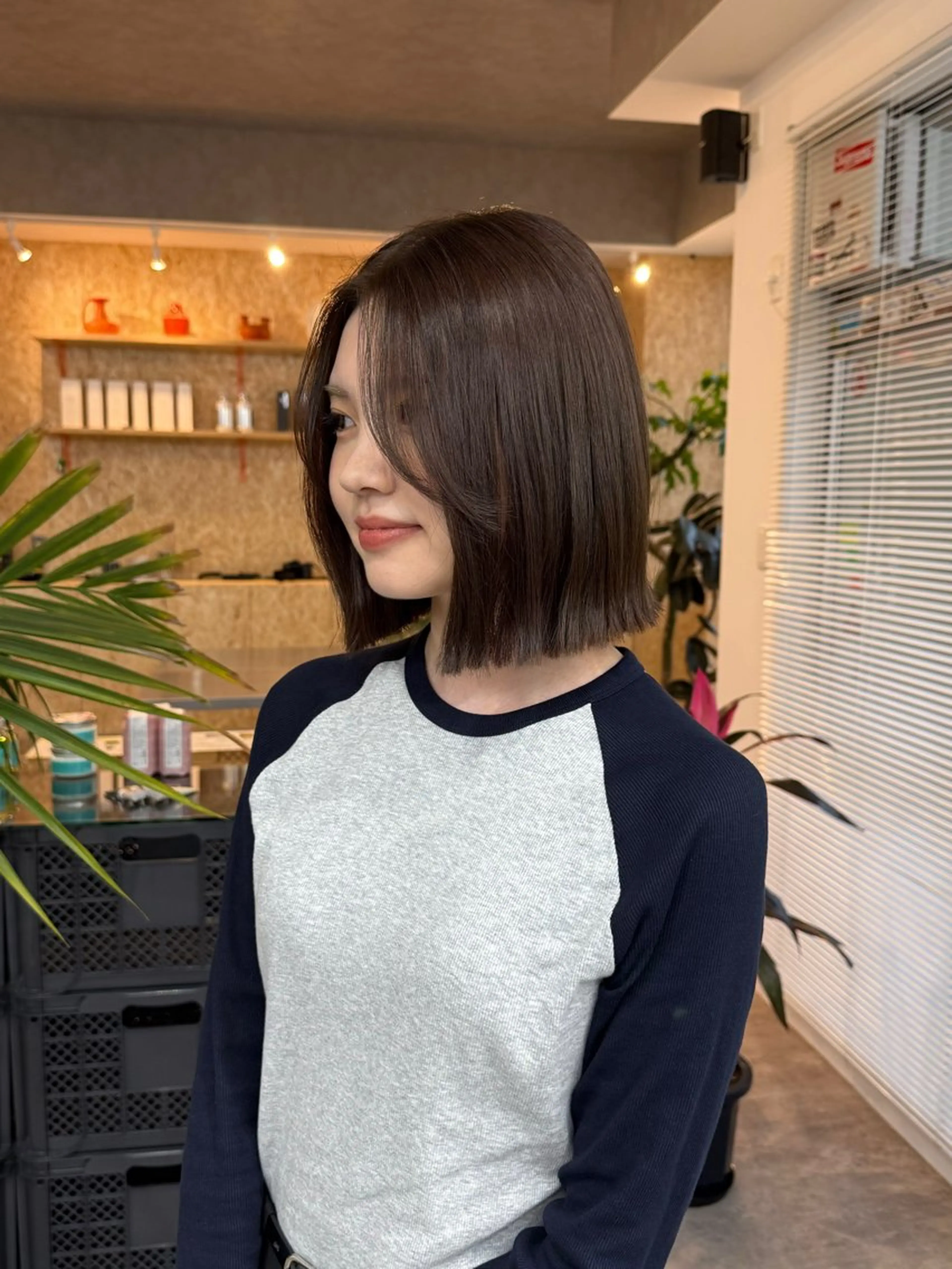 ミディアム カラー ベージュカラー オリーブベージュ ボブ era所属・azumi/ボブ/暖 色/オリーブ/縮毛のヘアスタイル