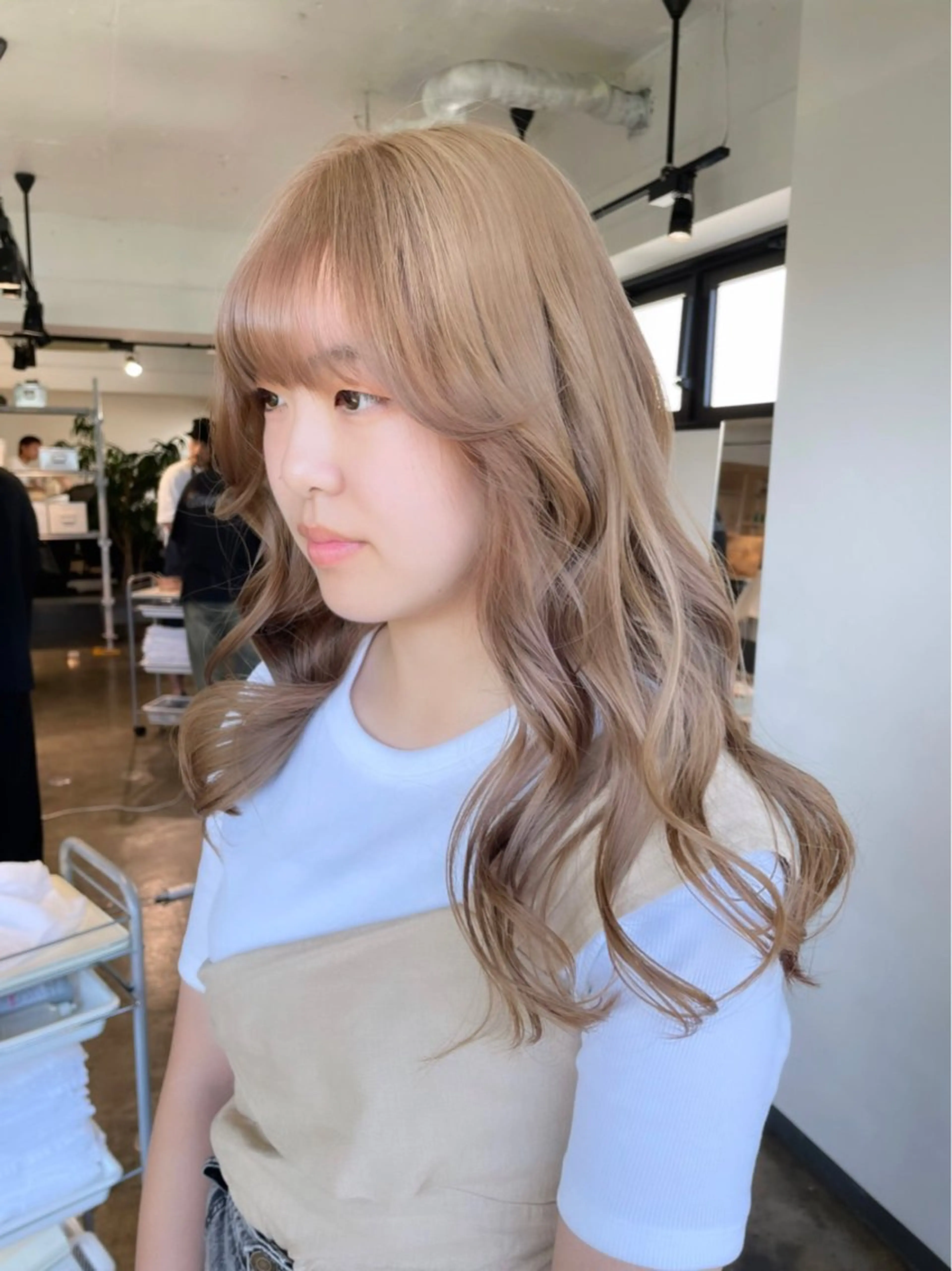 ロング カラー ベージュカラー ブリーチ ケアブリーチ ダブルカラー グレージュ 暖色カラー🍒 ケアブリーチ/akiのヘアスタイル