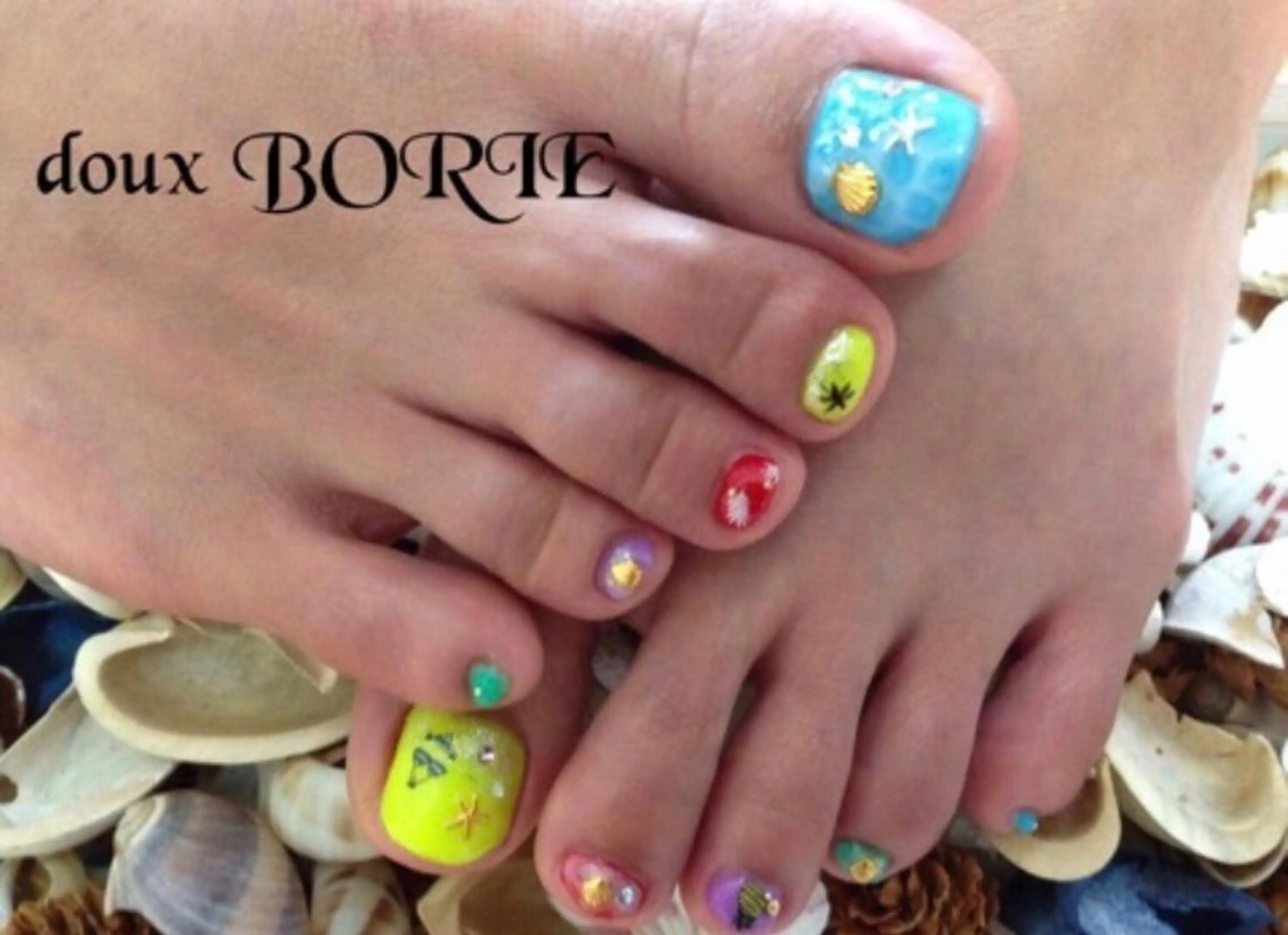 フットジェル１０本アート　ストーンつけ放題　オフあり　持ち込みOKの写真