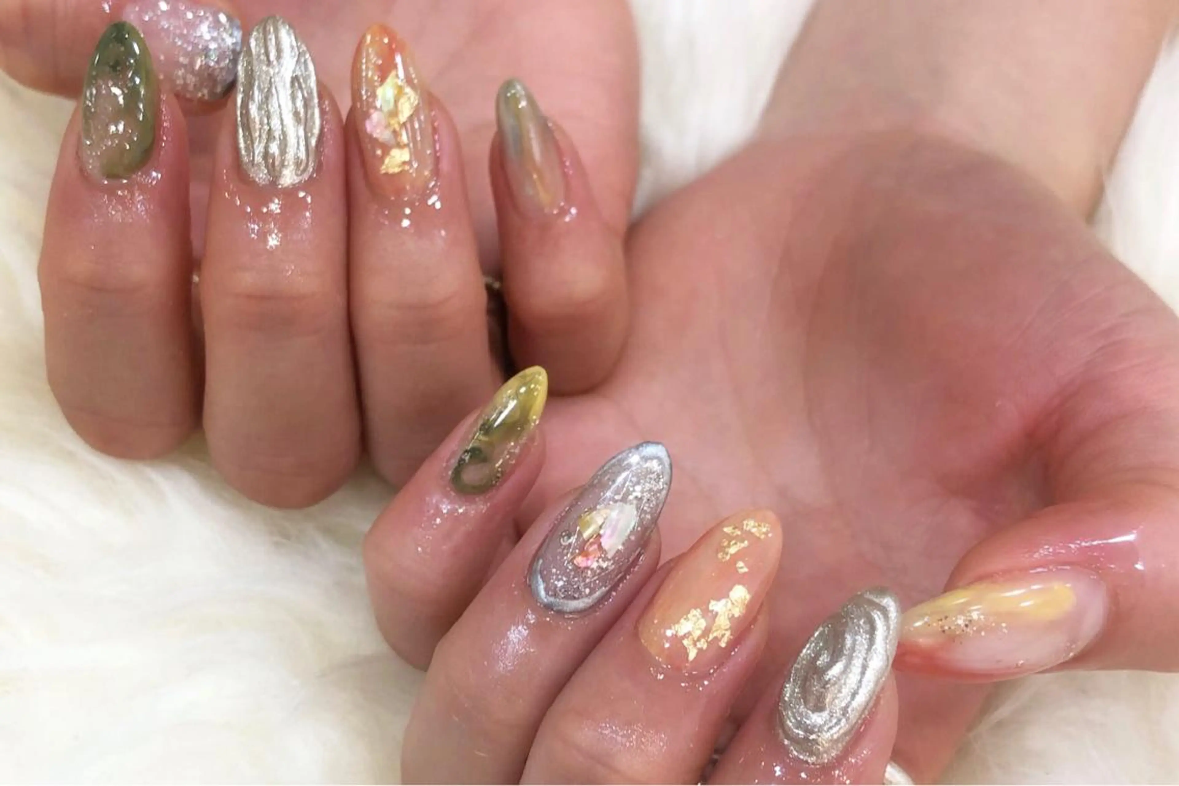 ネイル ミラーネイル ニュアンスネイル ëmma nail_ by chulaのネイルデザイン