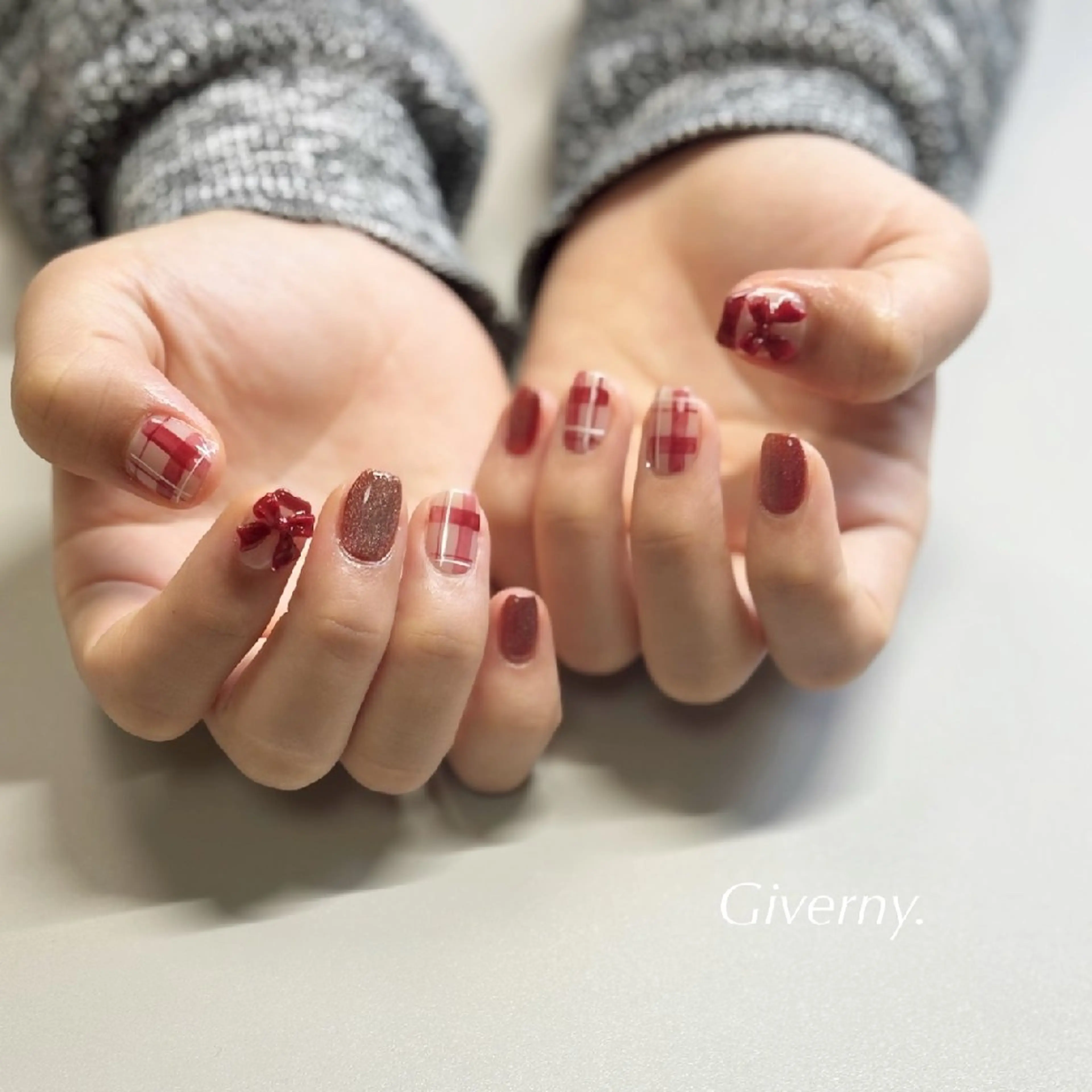 ネイル マグネットネイル リボン ハンドネイル Giverny .のネイルデザイン