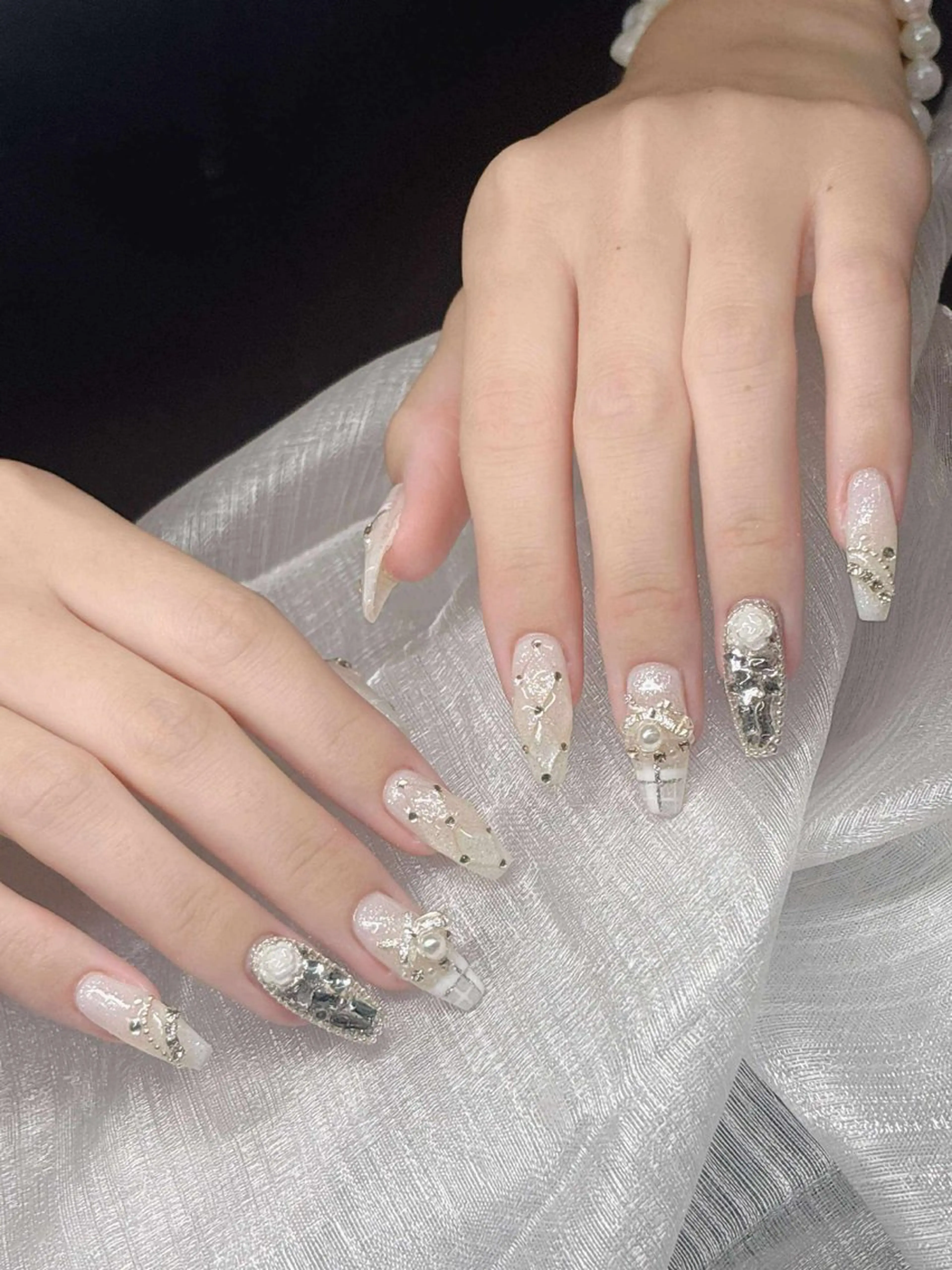 ネイル 長さ出し グラデーション 卒業式 キラキラネイル マグネットネイル ハンドネイル Lee Nailsのネイルデザイン