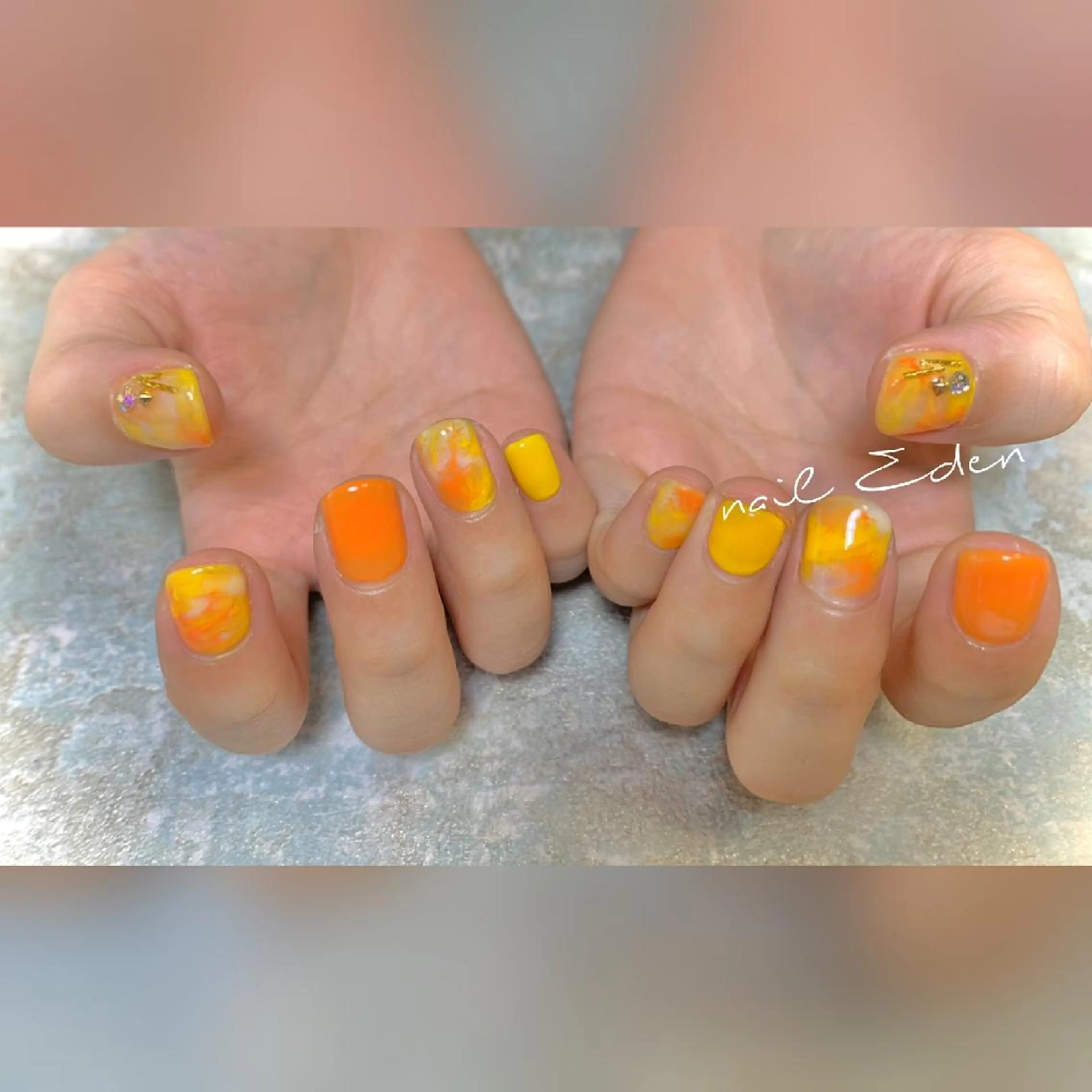 ネイル 持ち込み オレンジ ハンドネイル ハンドケア Eden　private nail saron所属・Eden ♾️のネイルデザイン