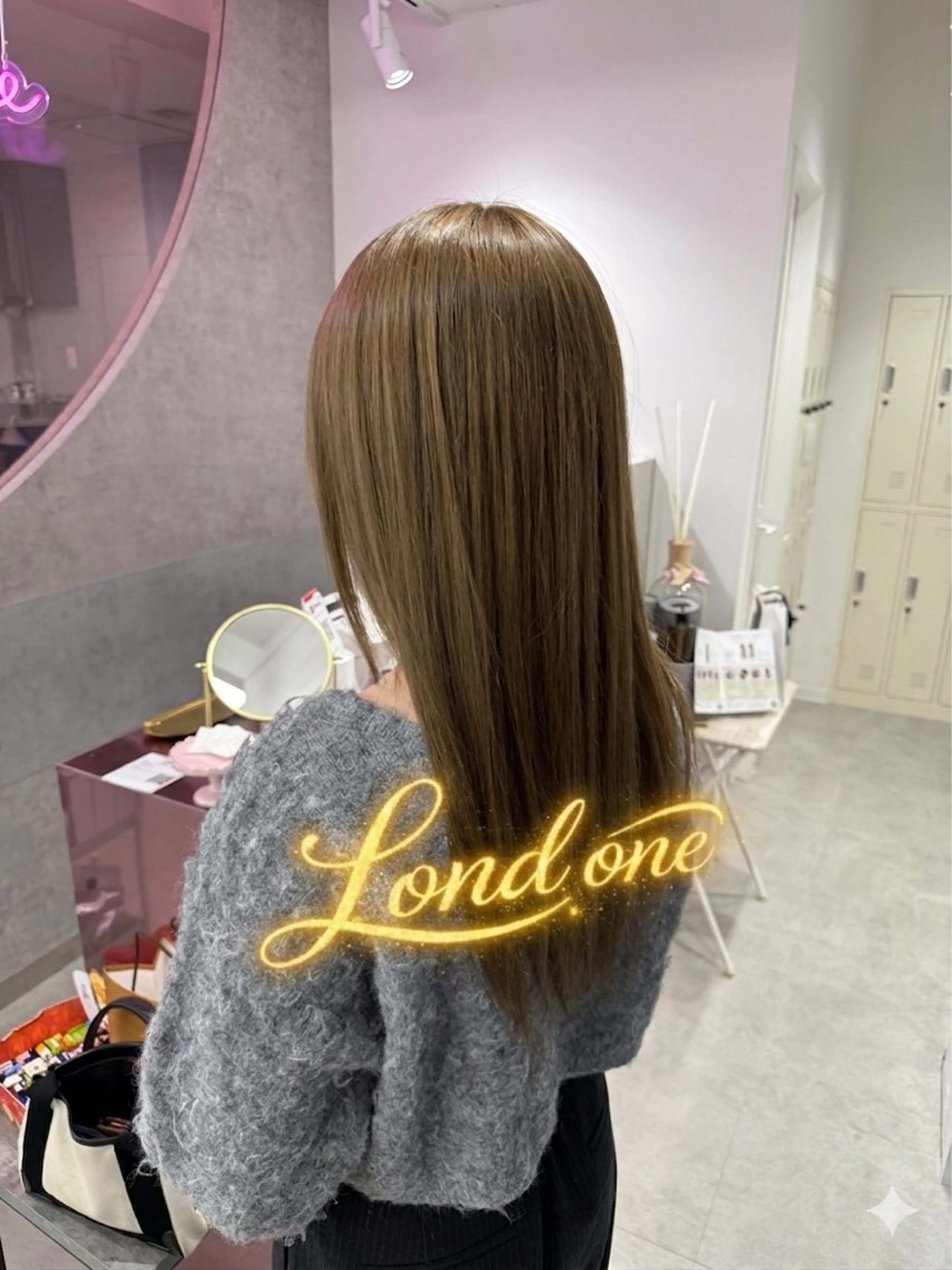 セミロング ヘアカラー 中野 光瑠のヘアスタイル