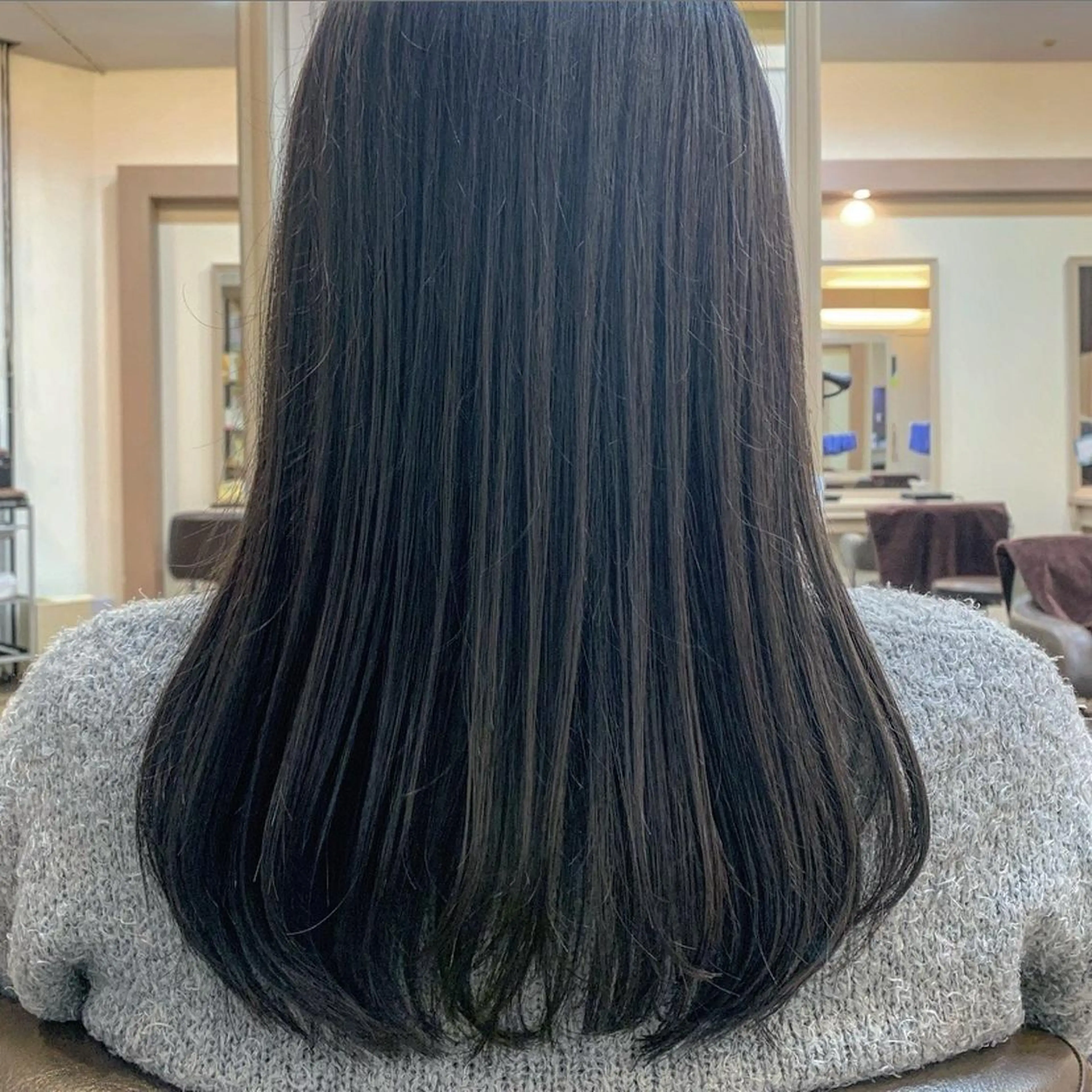 ロング ロング カット ヘアカラー 長野 歌穂のヘアスタイル