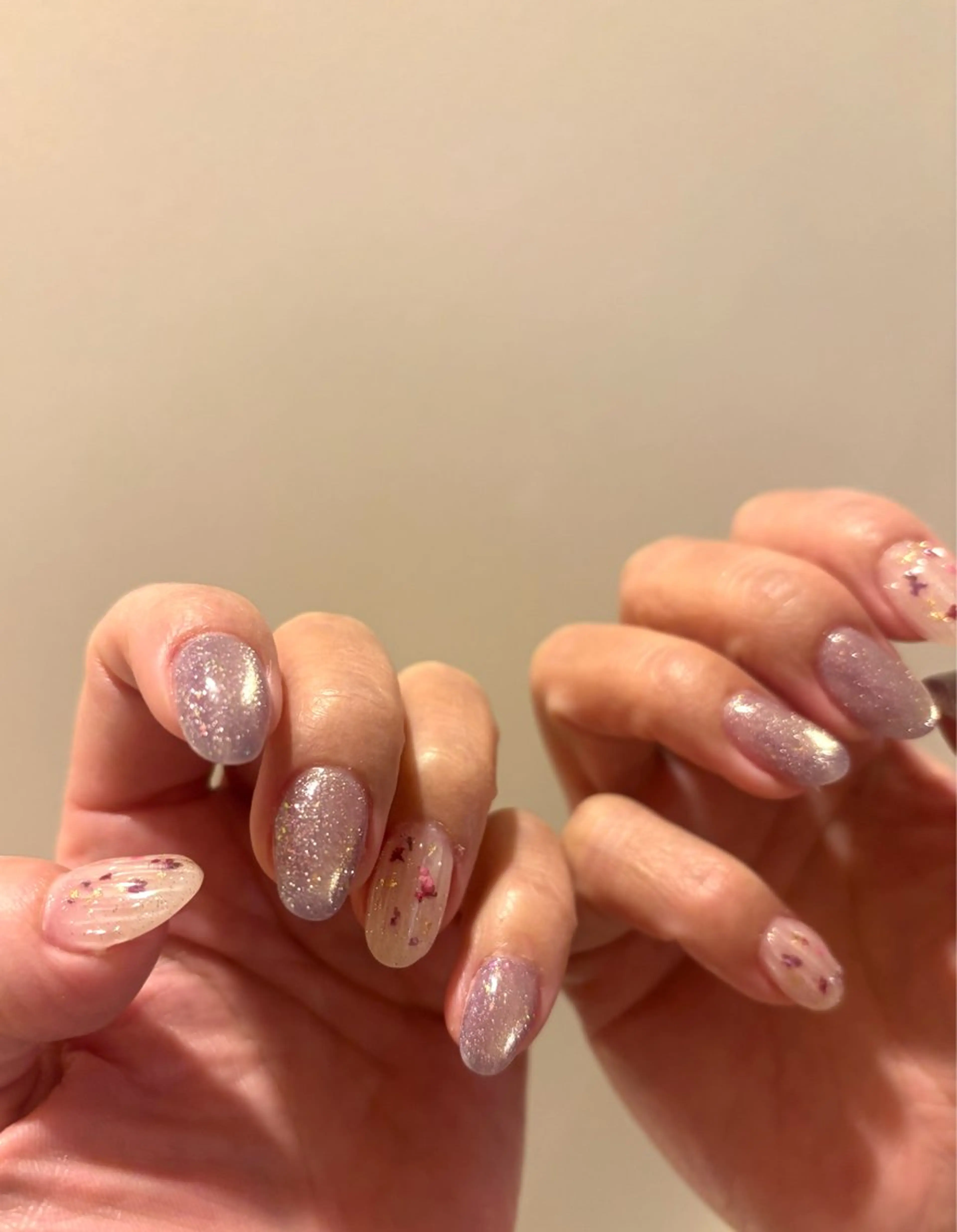 ネイル オーロラネイル ラメ(グリッター) ハンドネイル Elio所属・Elio 国泰寺のネイルデザイン