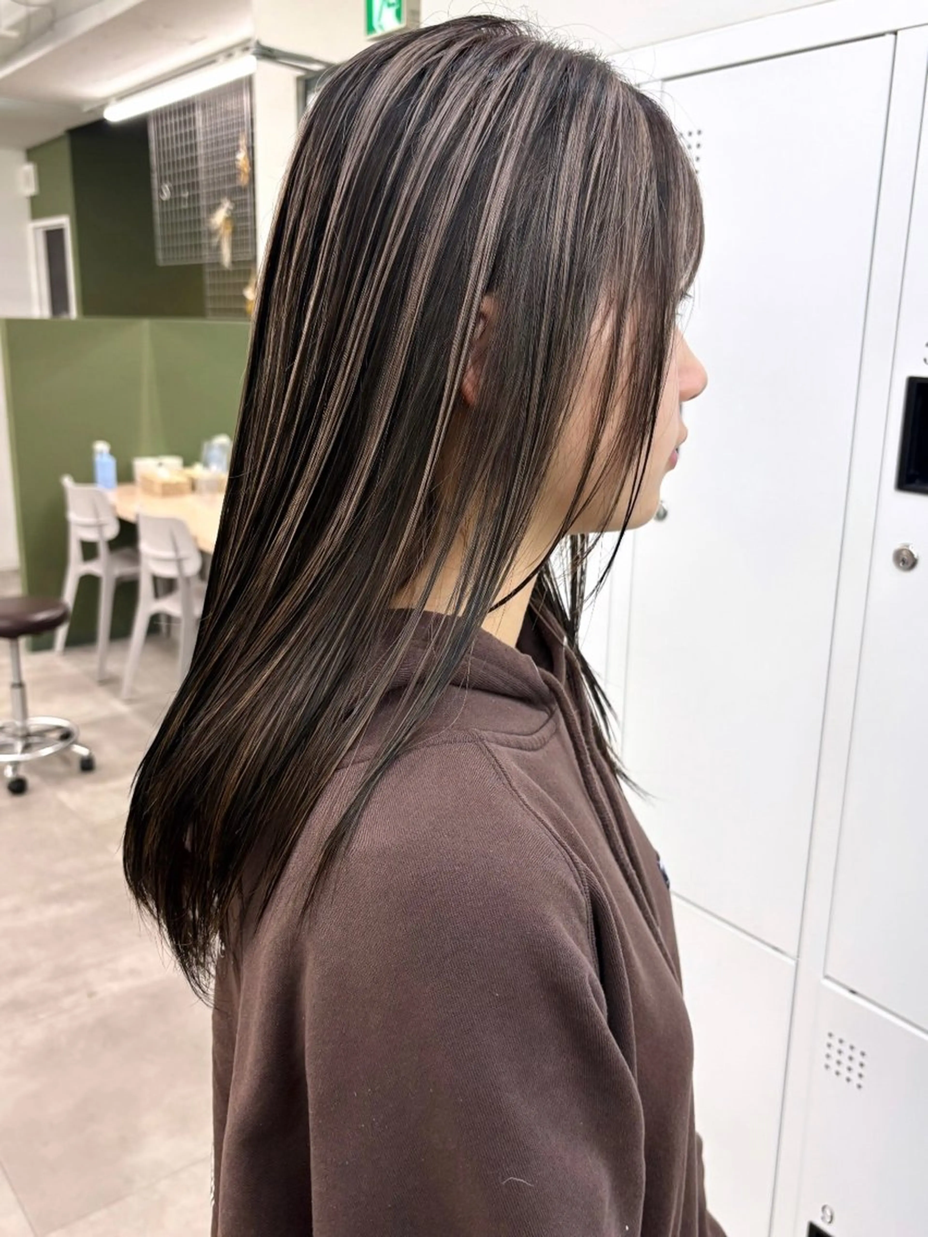 セミロング ハイライト ヘアカラー トリートメント Miyu🌊/海外 風ハイライト特化のヘアスタイル