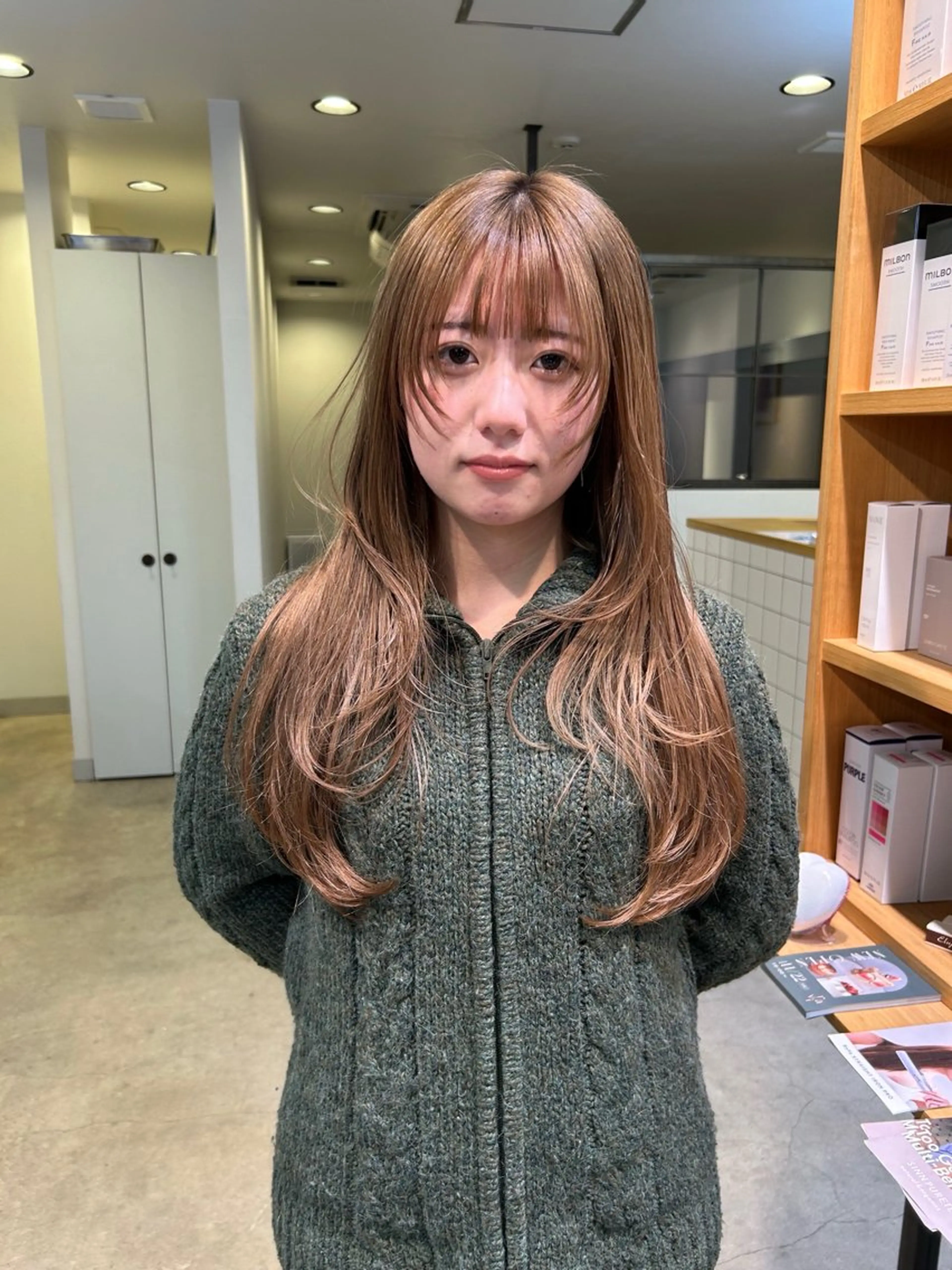 ロング カラー 顔周りカット レイヤーカット り なのヘアスタイル