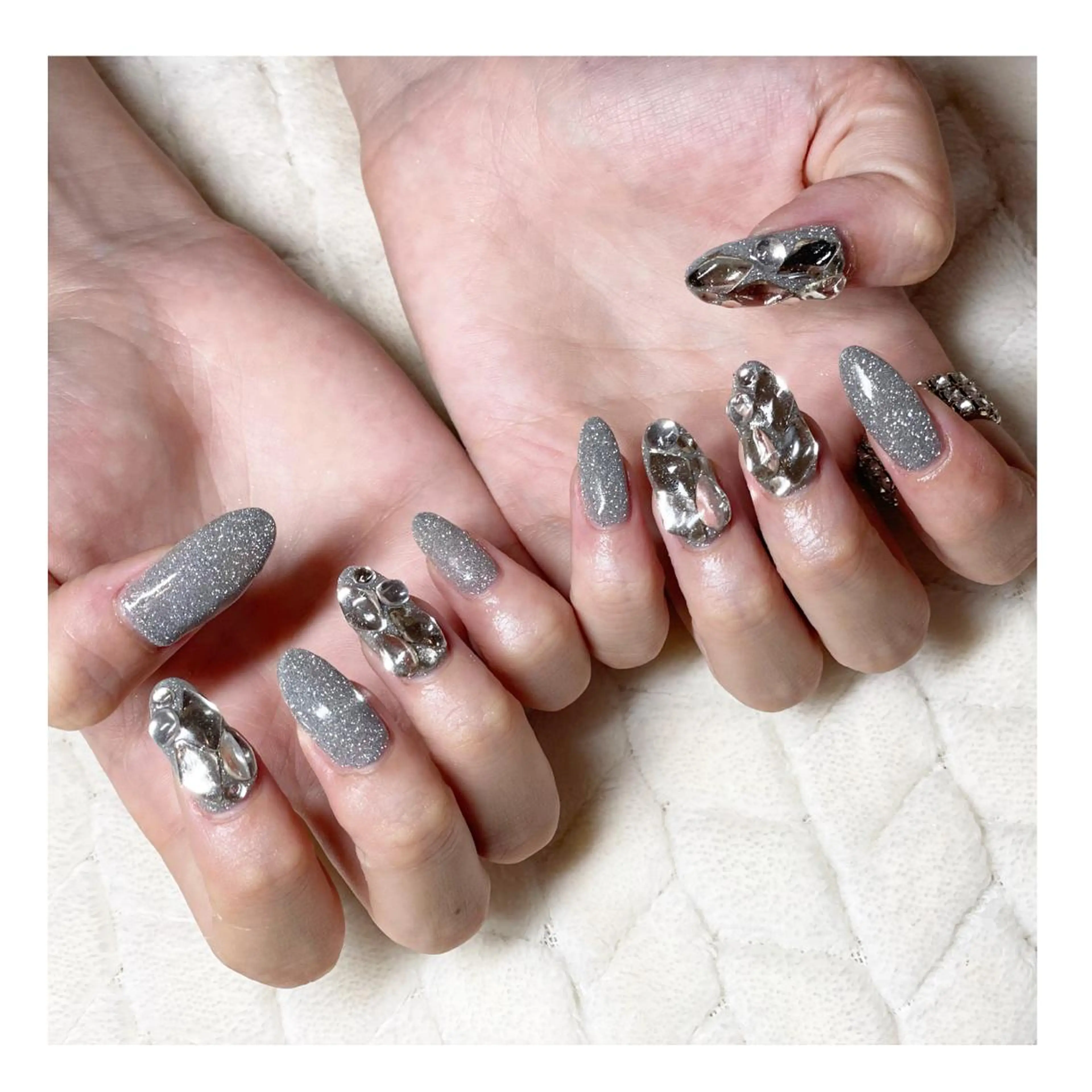 ネイル フラッシュネイル ジェルネイル シルバー ストーンネイル ハンドネイル LaLa Peach 福岡のマツエク・マツパデザイン