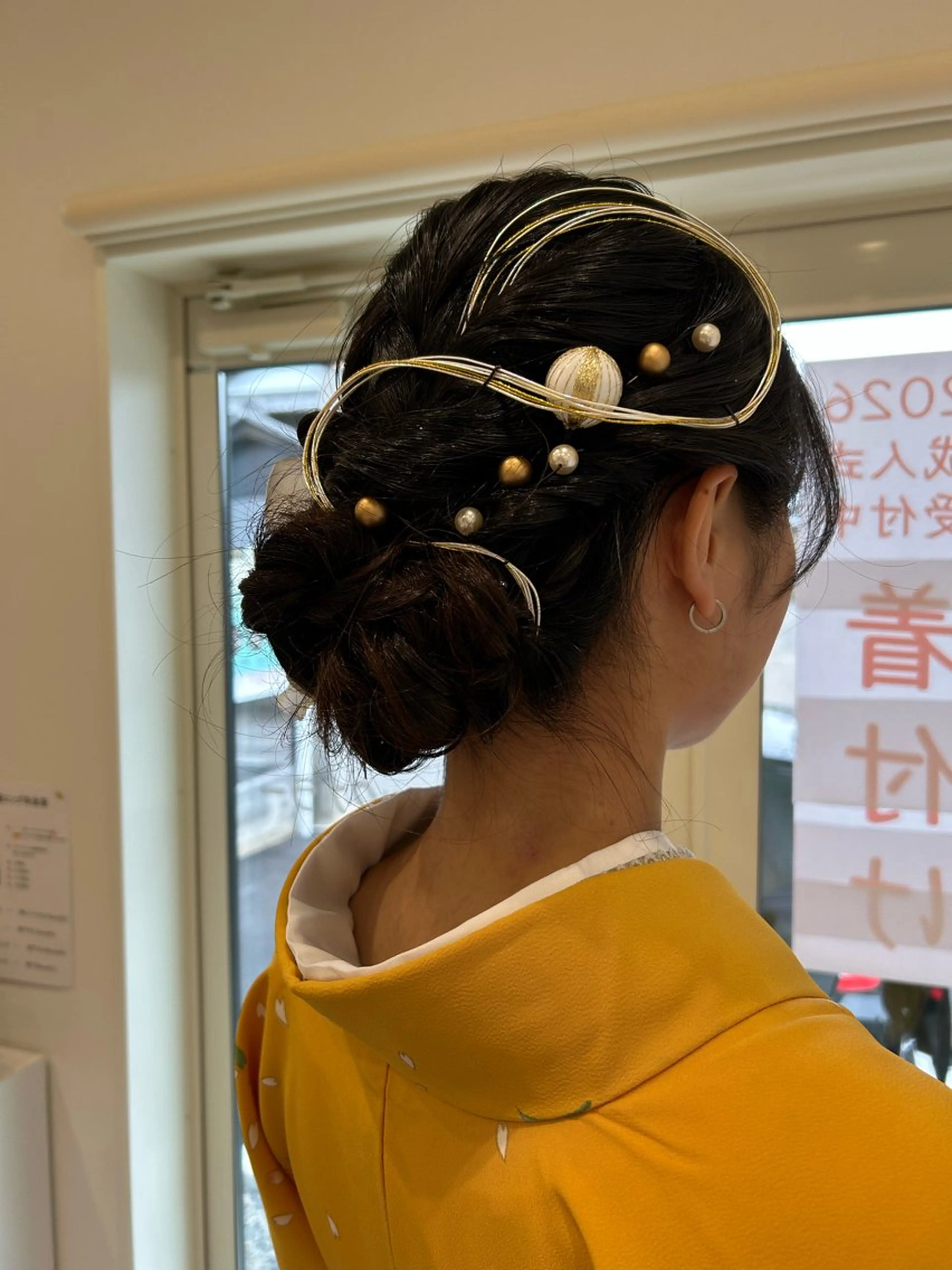 セミロング ヘアアレンジ 着物ヘア お団子ヘア 卒業式のヘアスタイル 着付け アミオーガニック カラーのヘアスタイル