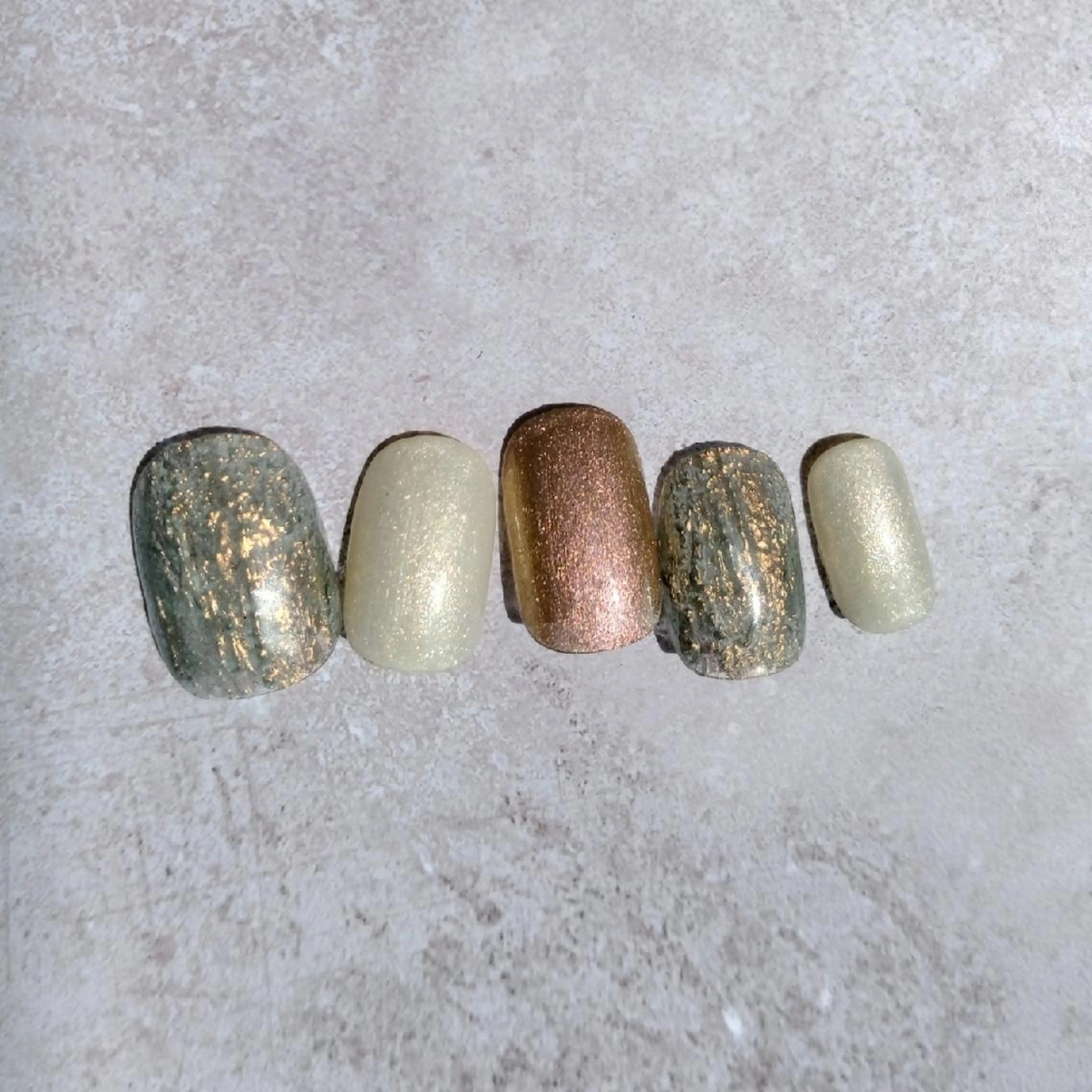 ネイル キラキラネイル ニュアンスネイル Nailsalon manoのネイルデザイン