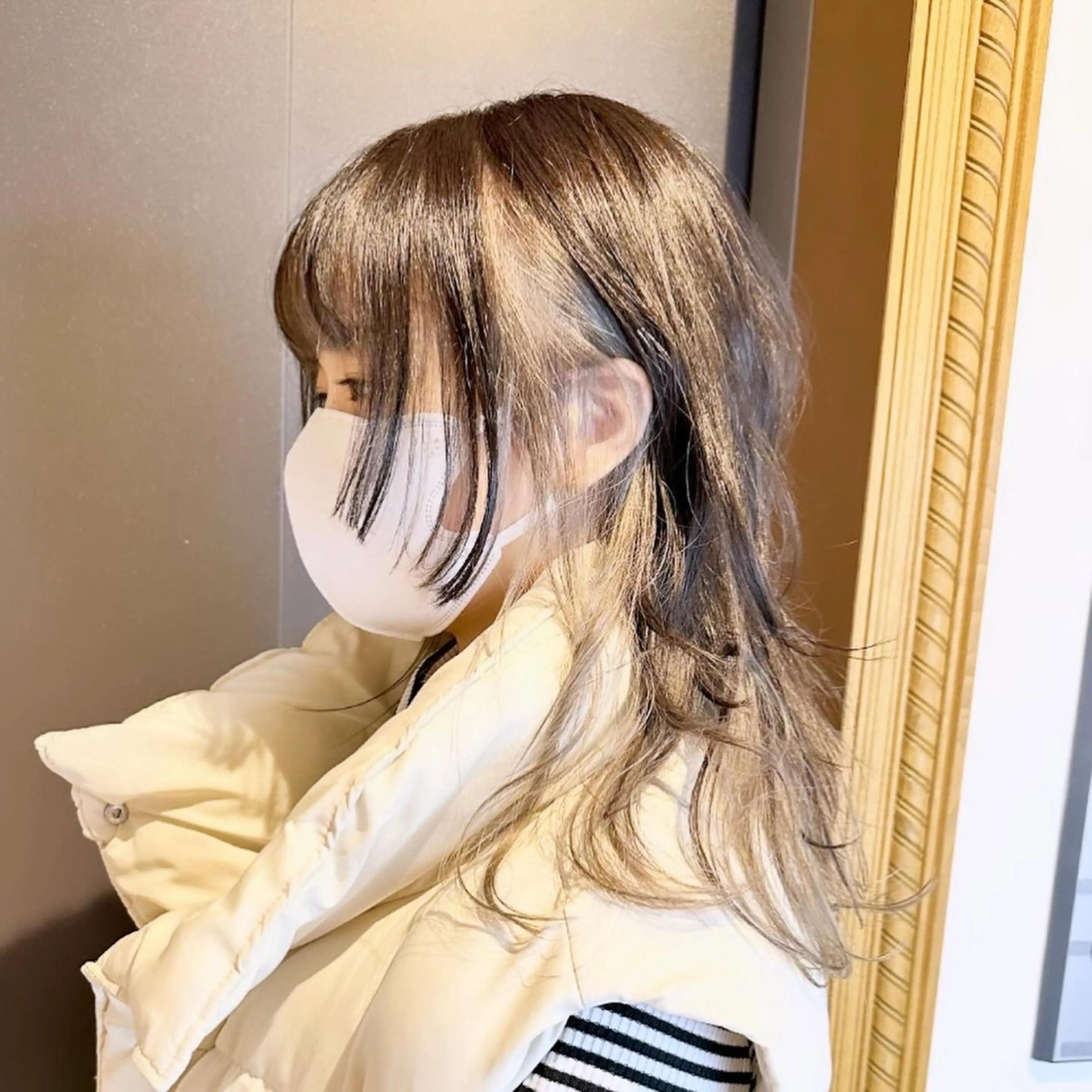 ミディアム ボブ くびれヘア 顔まわりレイヤー 顔周りカット ハッシュカット カット ヘアカラー 大阪ウルフカット ハッシュカットのヘアスタイル