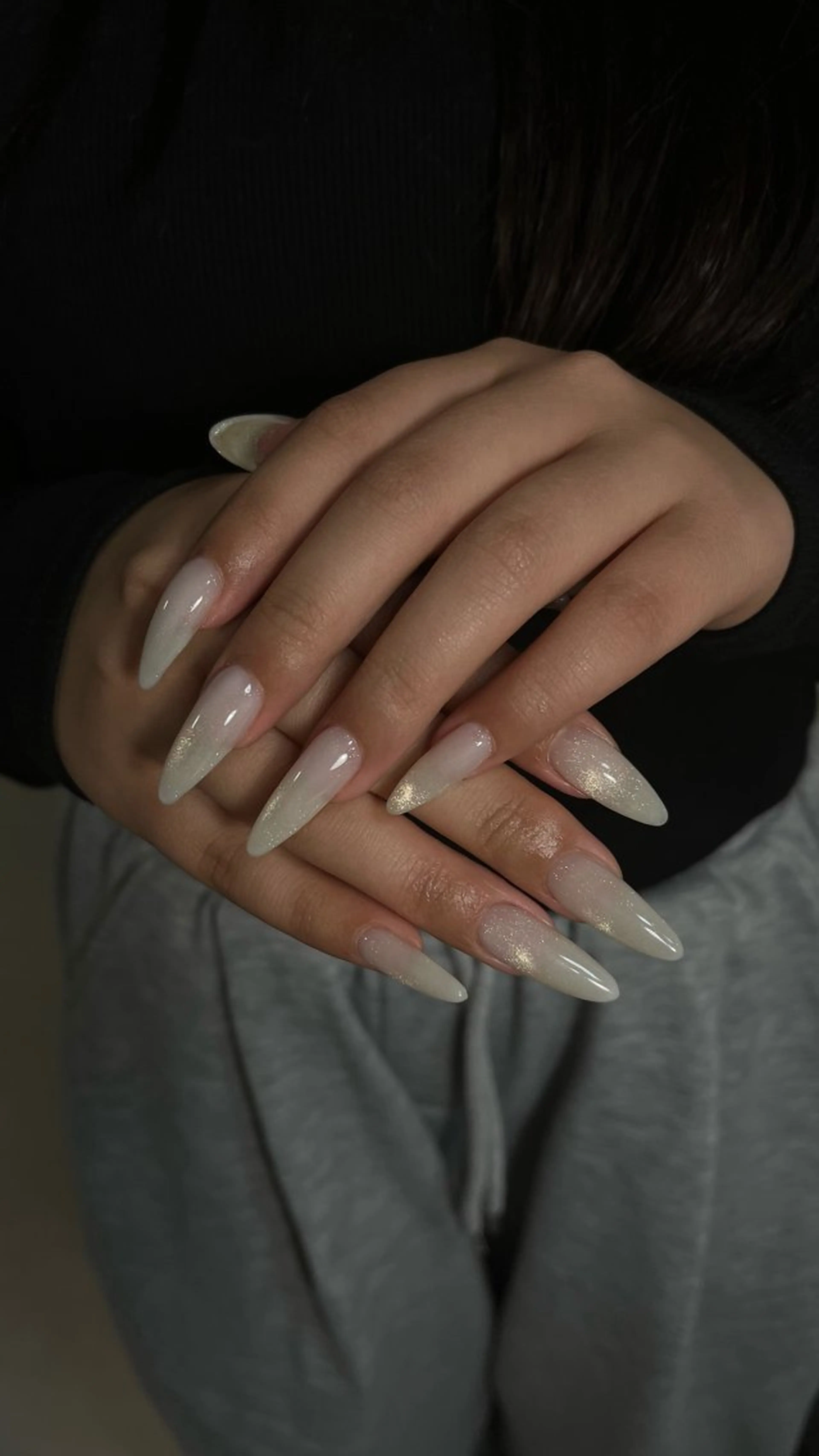 ネイル ゴールド マグネットネイル シンプルネイル ハンドネイル ハンドケア yuno nail.所属・yuno nail🫧のネイルデザイン