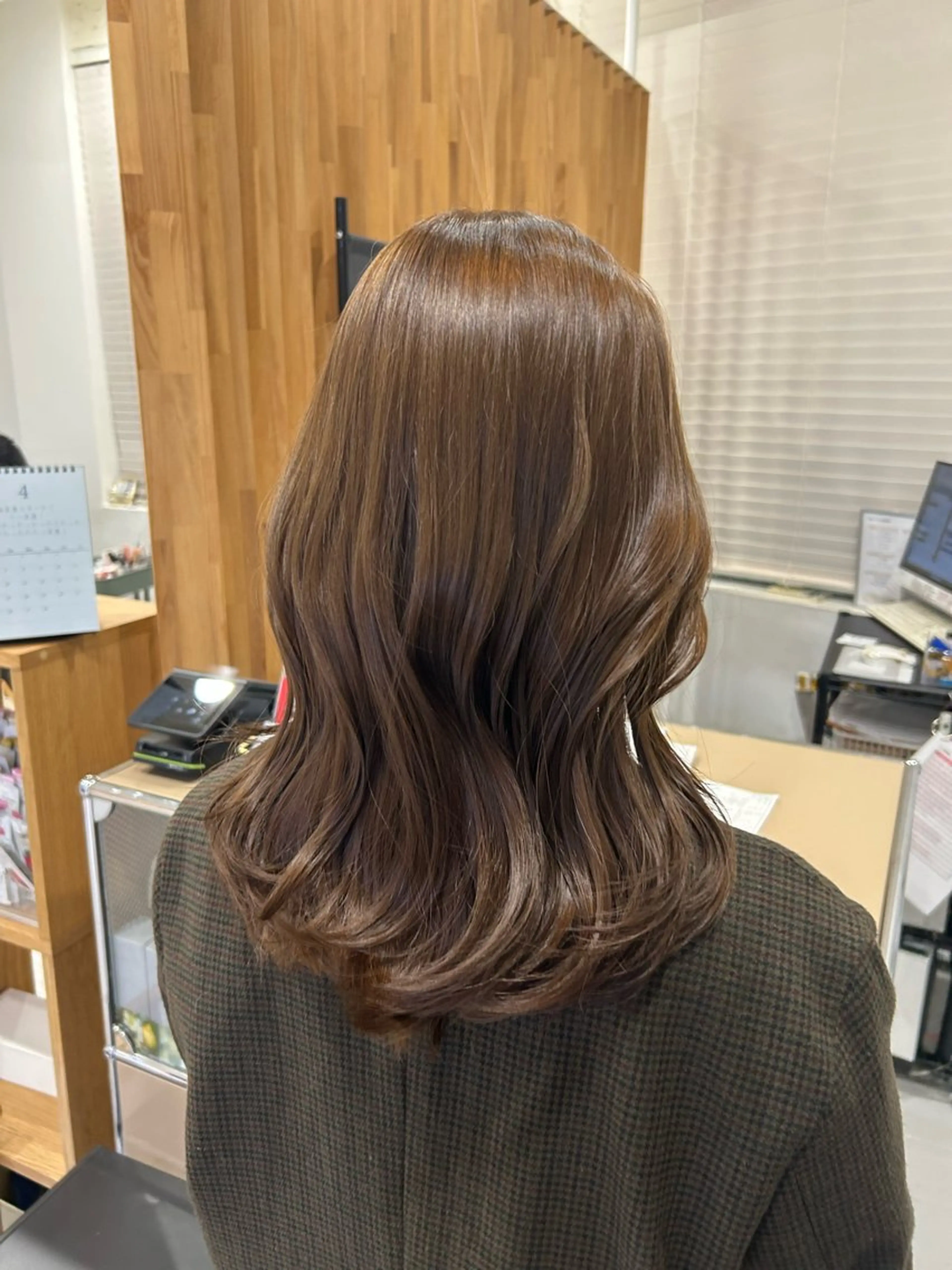 ミディアム カット ヘアカラー トリートメント 韓国ヘア ‎⟡.·KANA🐥のヘアスタイル