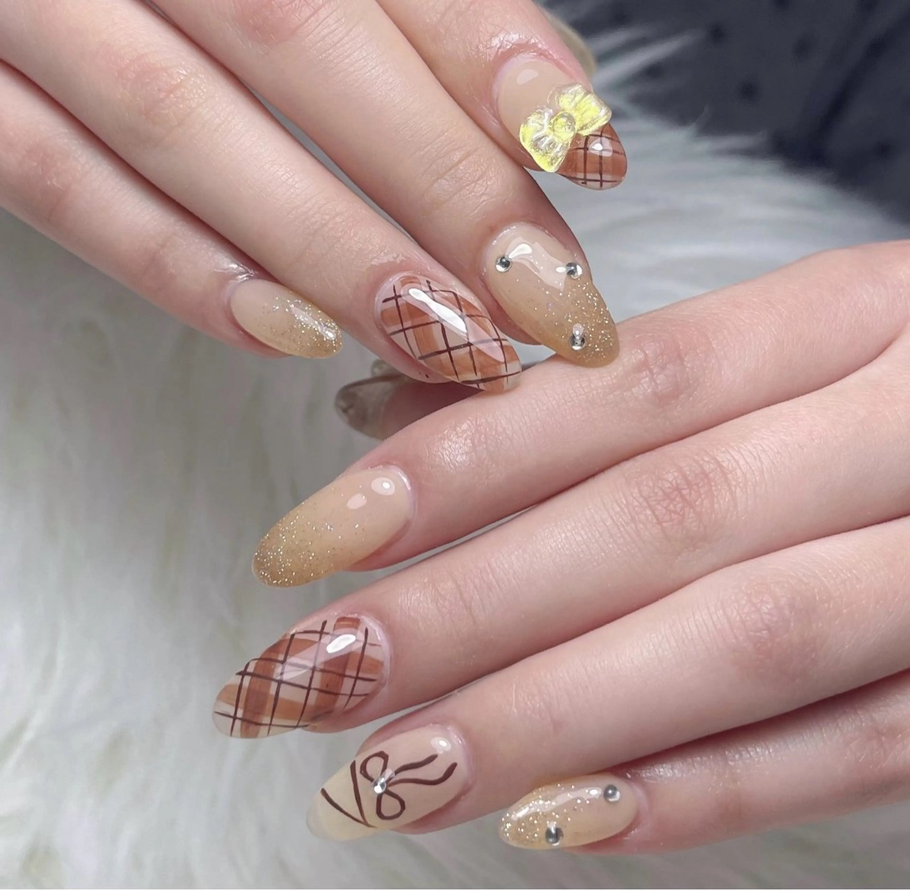 ネイル 長さ出し フレンチネイル 韓国ネイル レース マグネットネイル 高橋 ユキのネイルデザイン