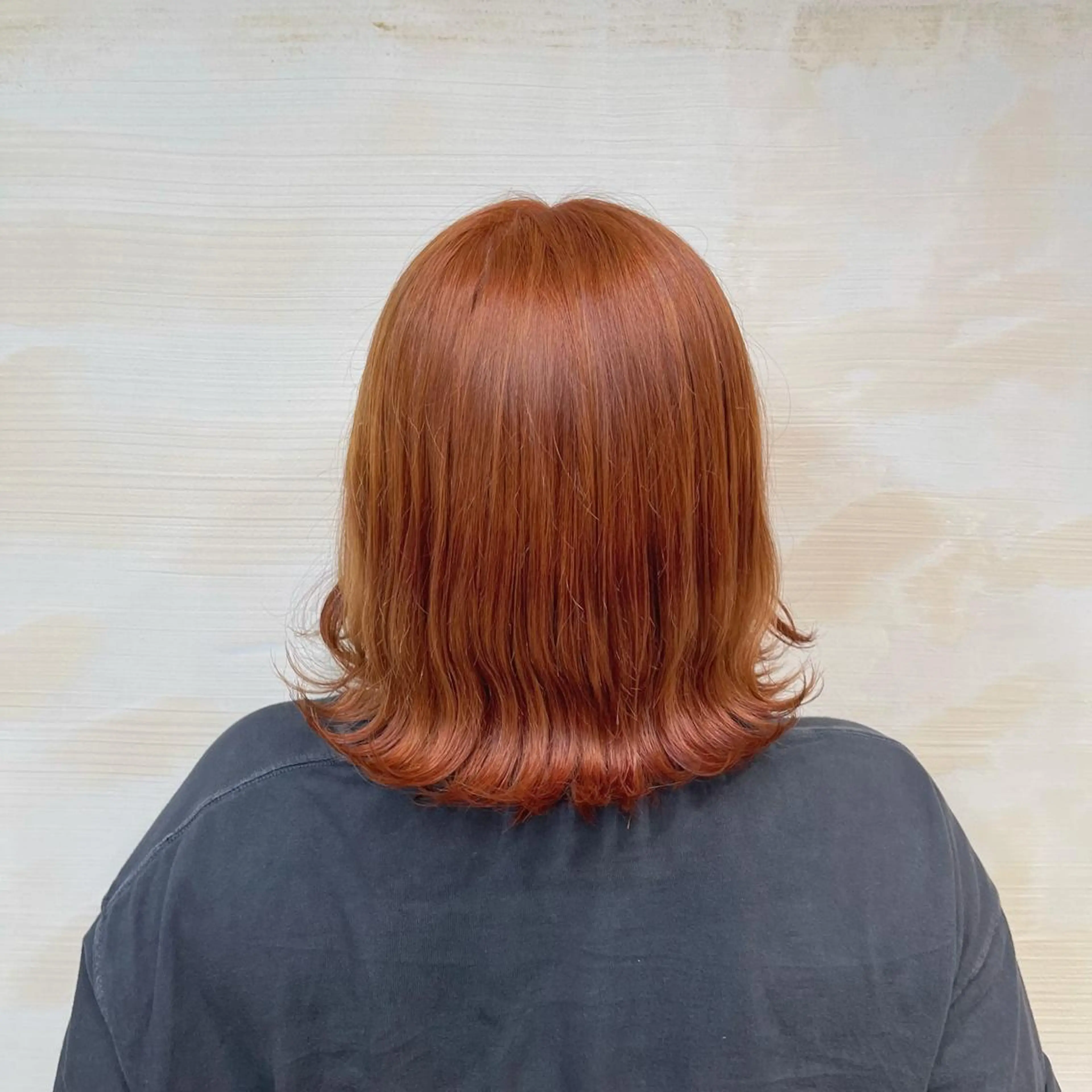 ミディアム カラー ベージュカラー ブリーチ オレンジ オレンジベージュ ヘアカラー トリートメント MEI💫銀座 エクステ/艶カラーのヘアスタイル